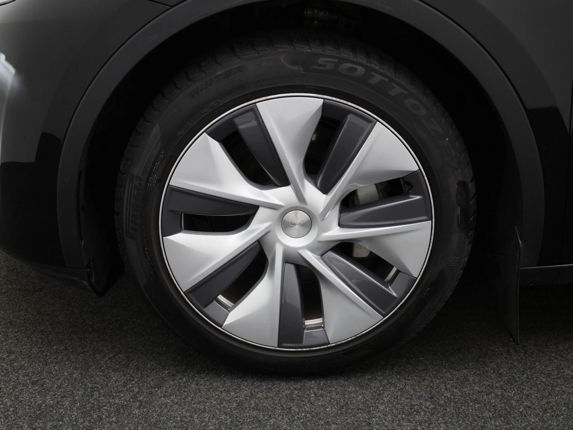 Tesla-Model Y-image-16