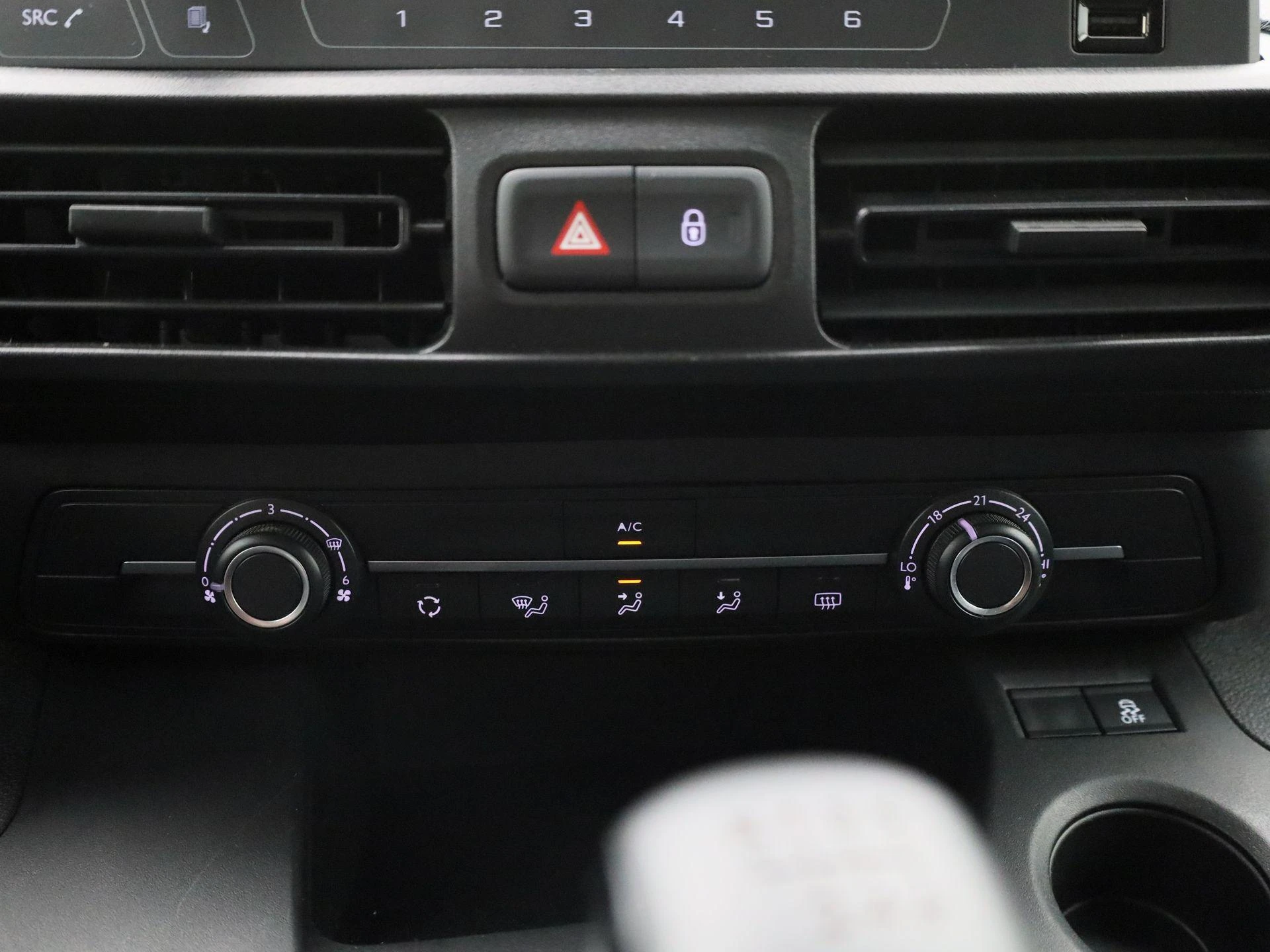 Opel-Combo Life-image-20