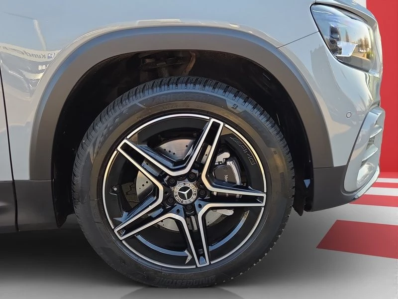 Mercedes-Benz-GLB-image-4