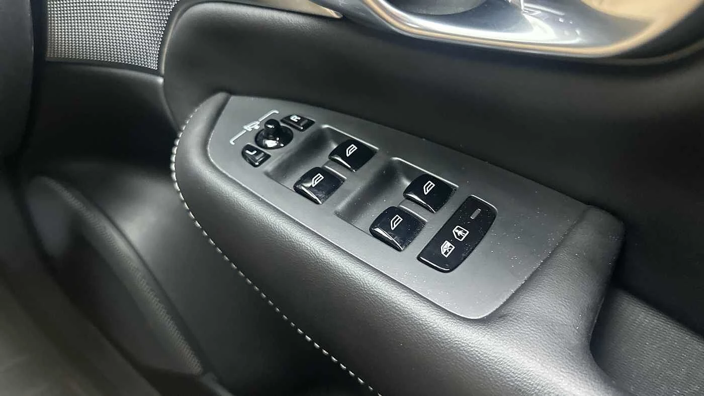 Volvo-XC90-image-33