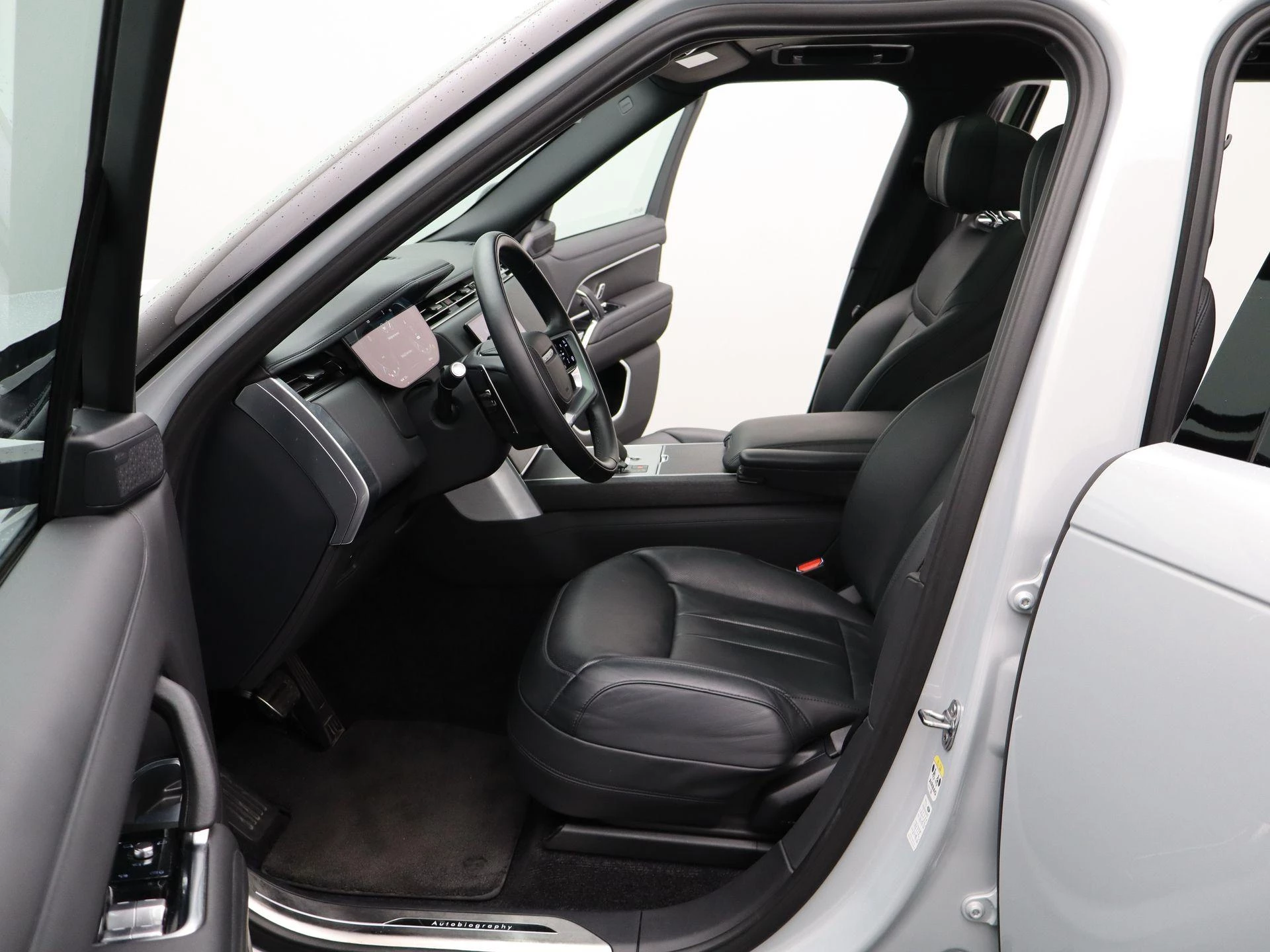 Land Rover-Range Rover-image-12