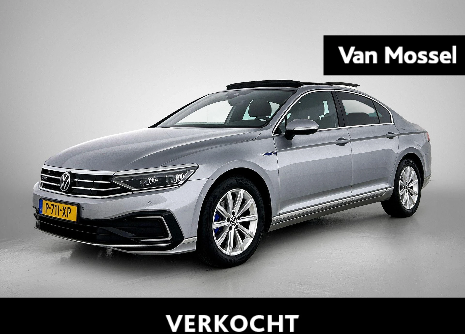 Volkswagen-Passat-image-0