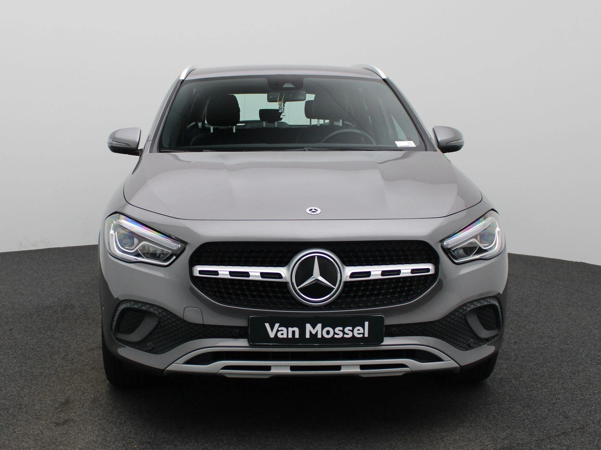 Mercedes-Benz-GLA-image-2