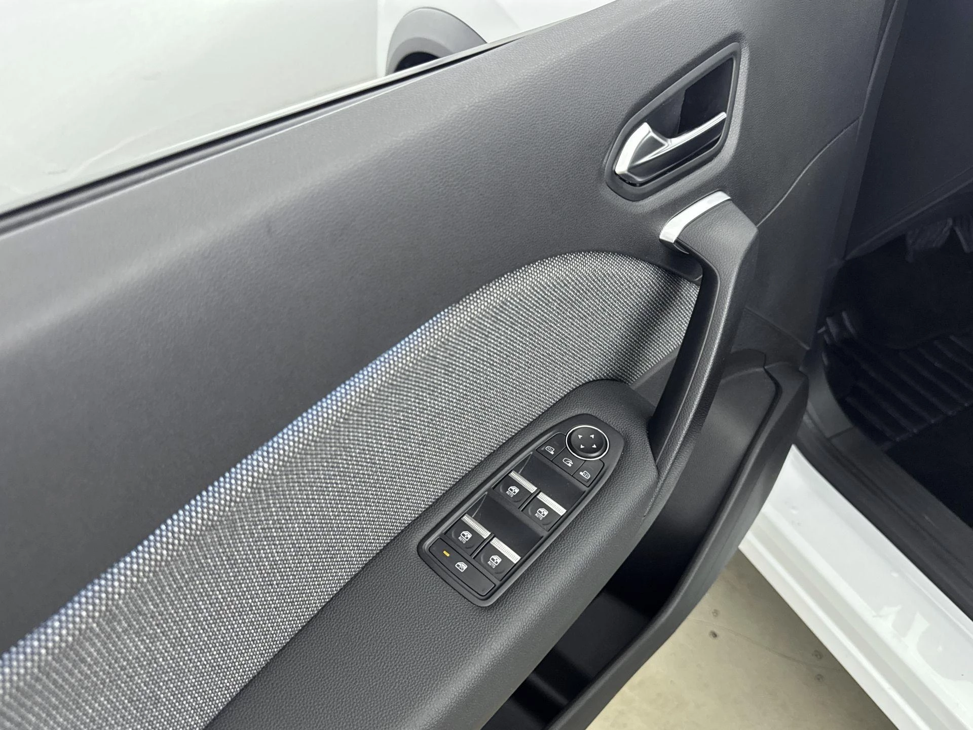 Renault-Captur-image-12