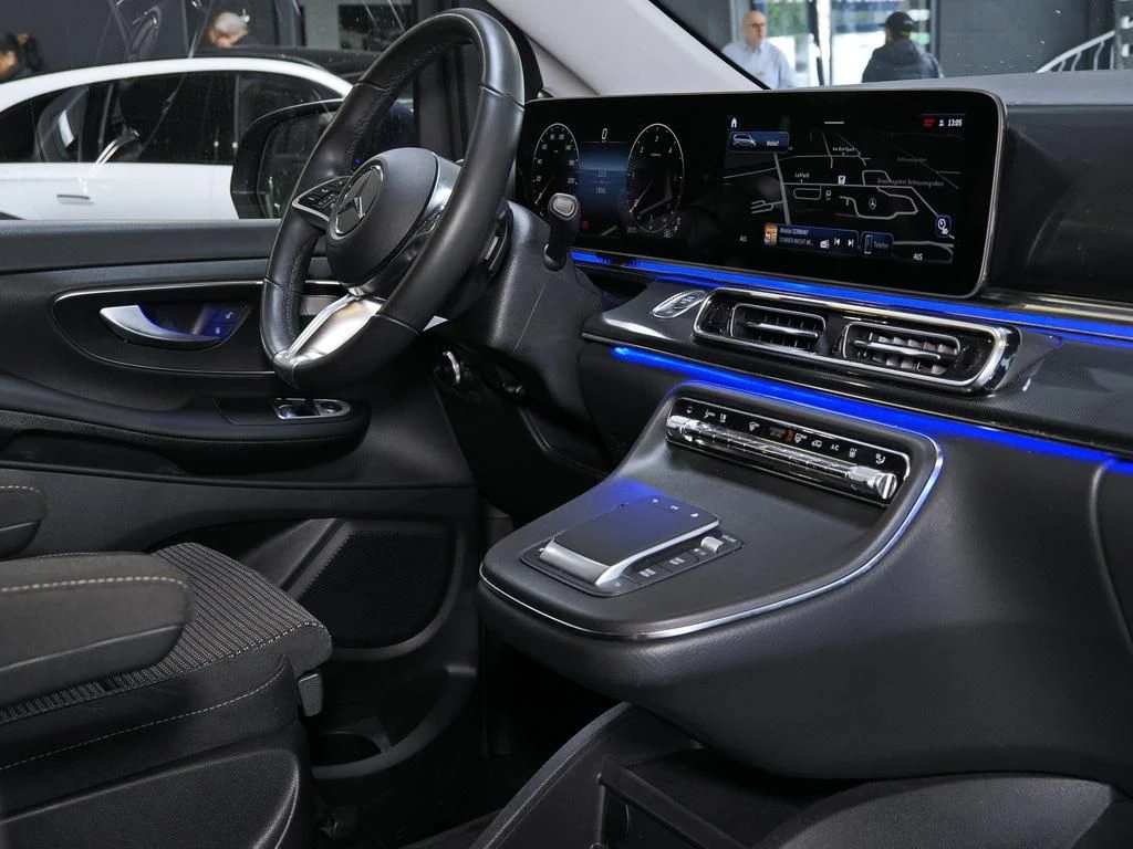 Mercedes-Benz-V-Klasse 220-image-8