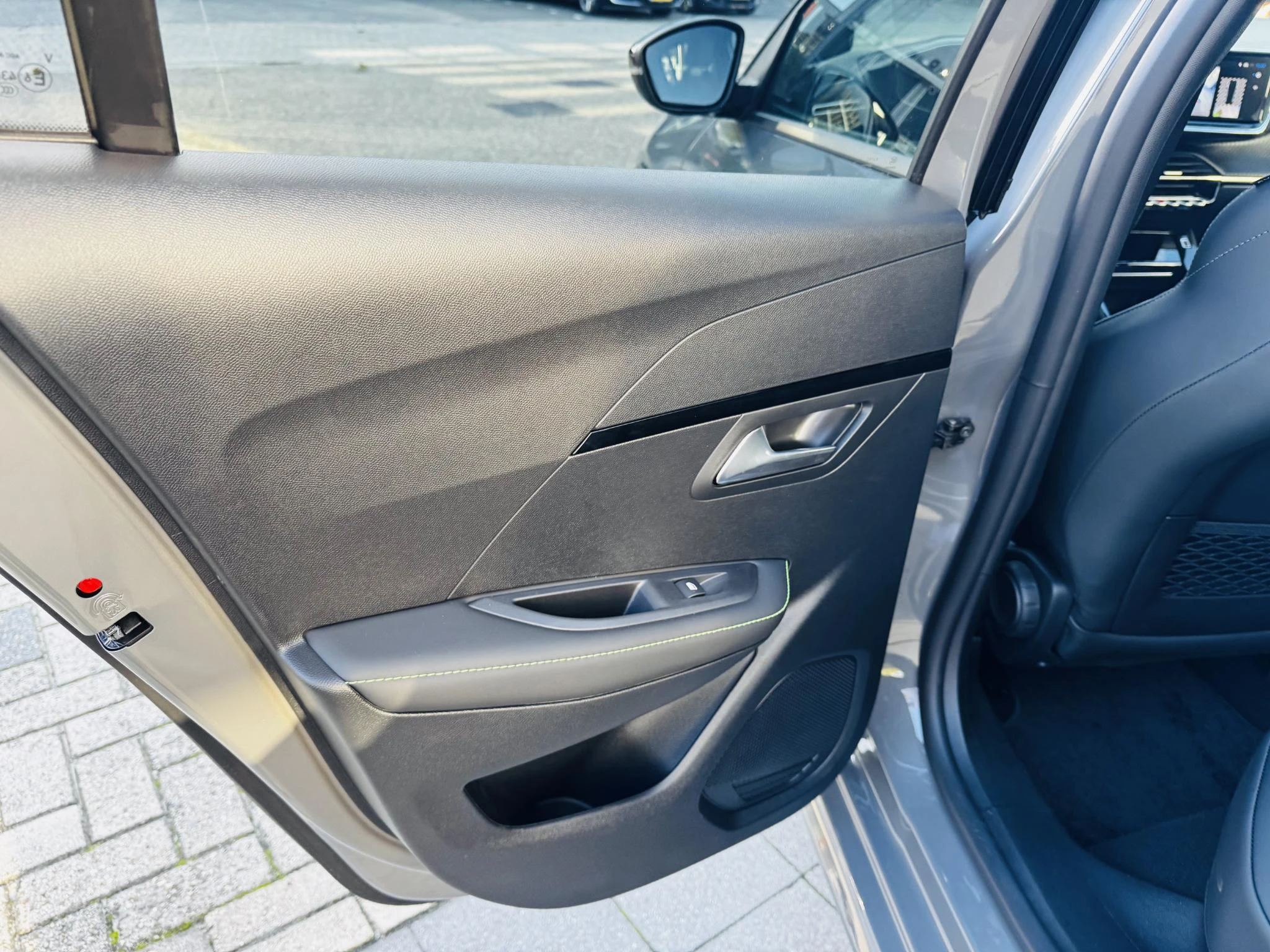 Peugeot-208-image-21