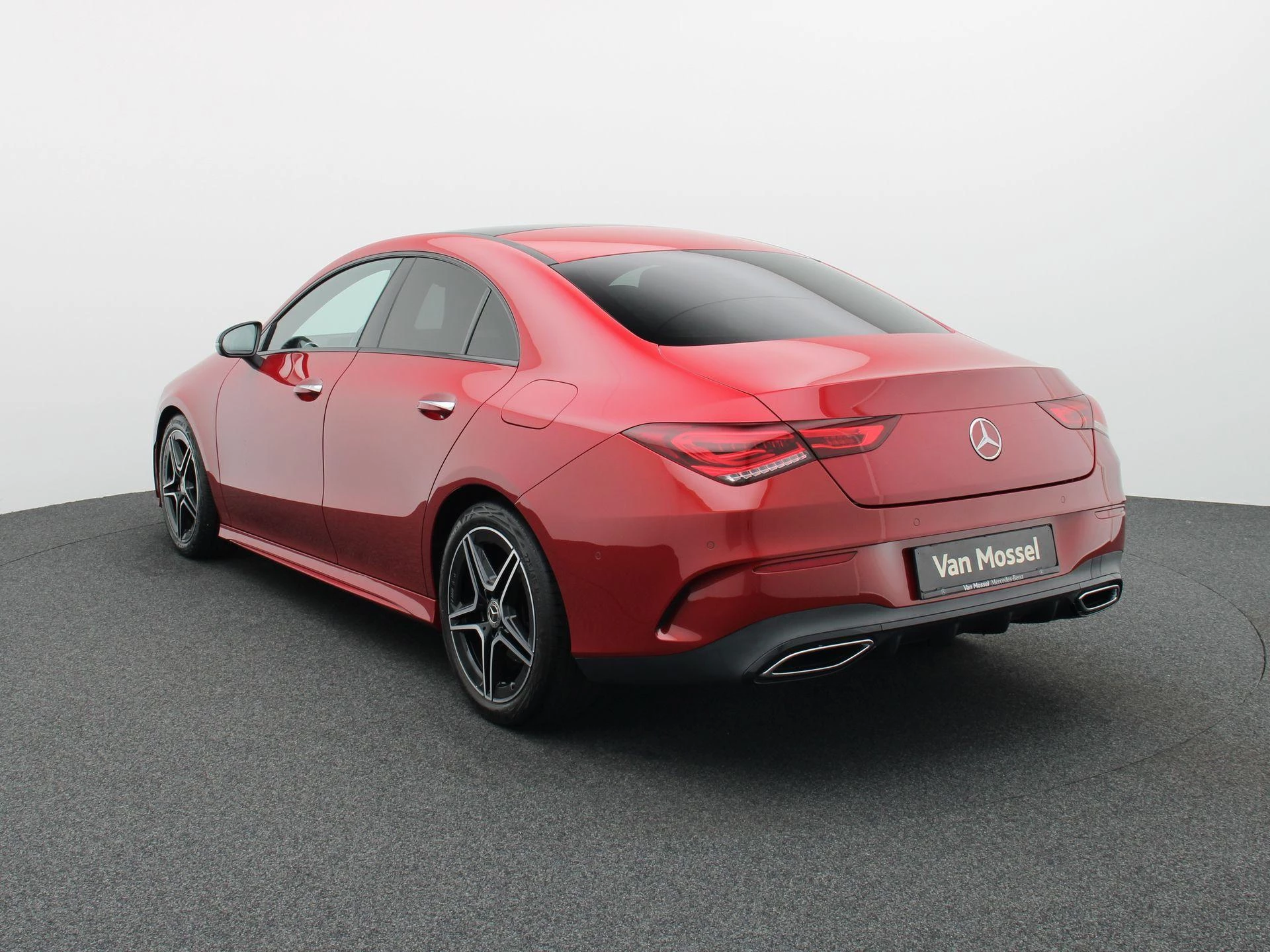 Mercedes-Benz CLA 200 AMG Line Coupé + PANORAMISCH DAK + MULTIBEAM LED +