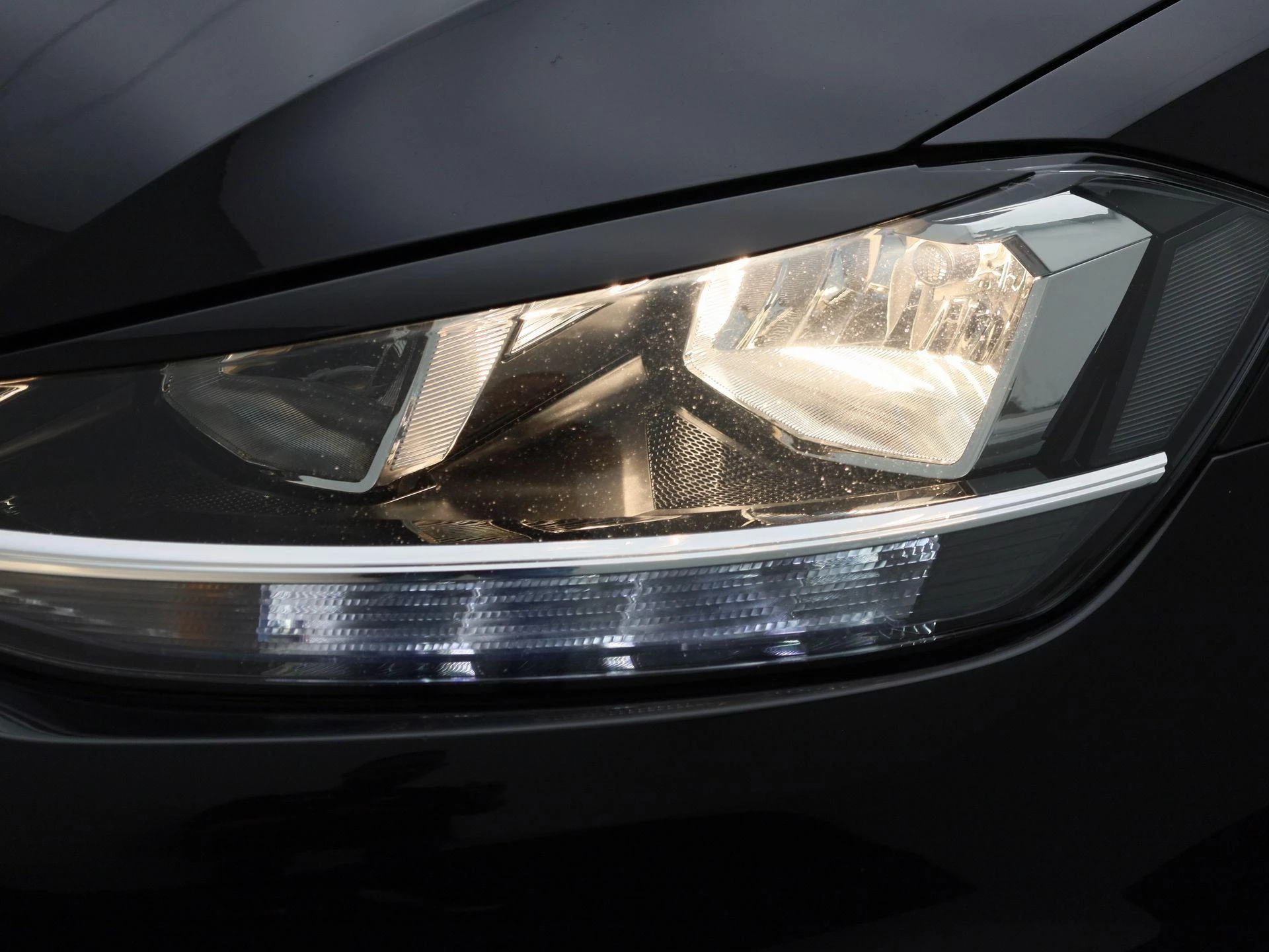 Volkswagen-Golf-image-13