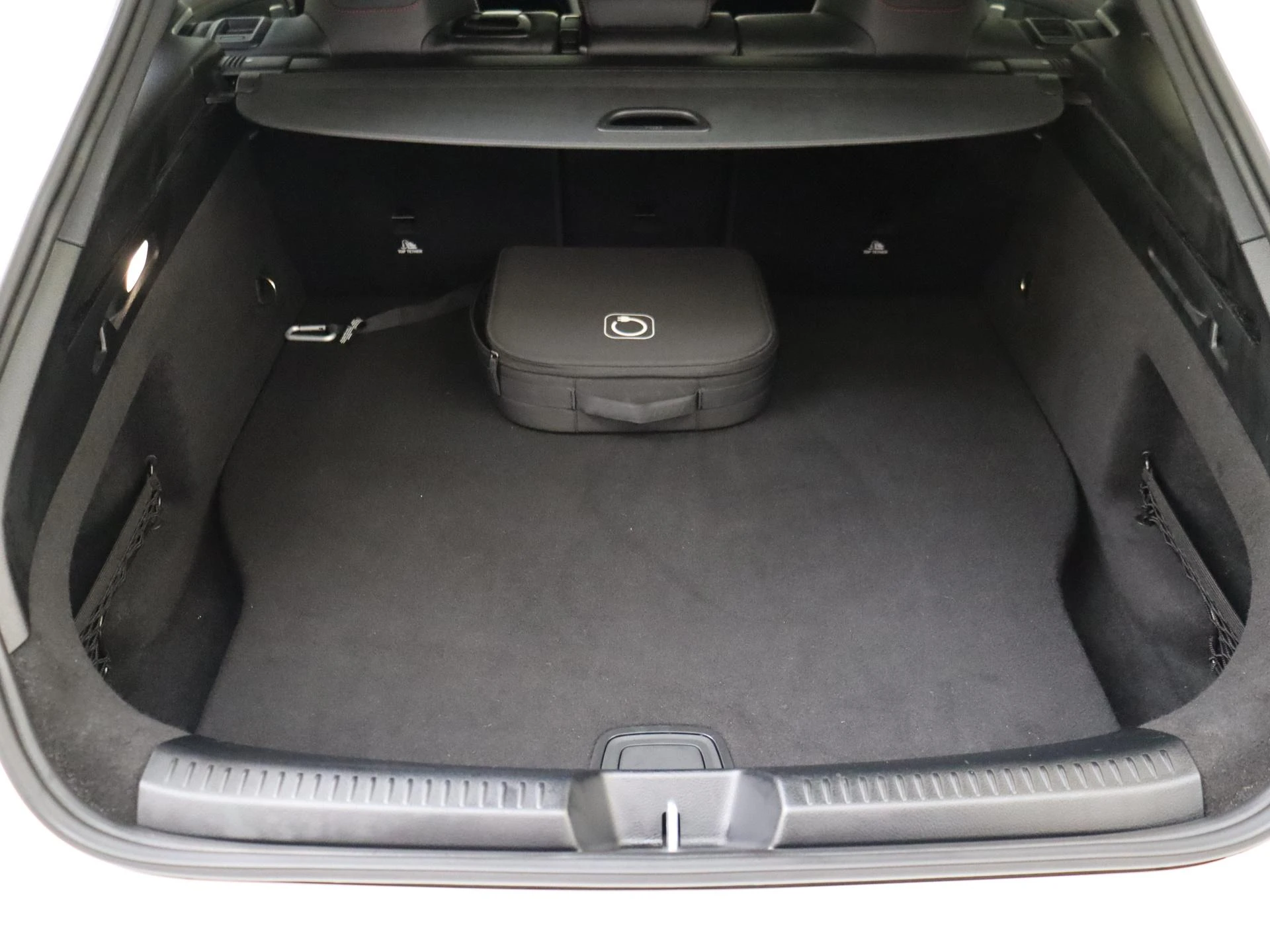 Mercedes-Benz-CLA-image-31