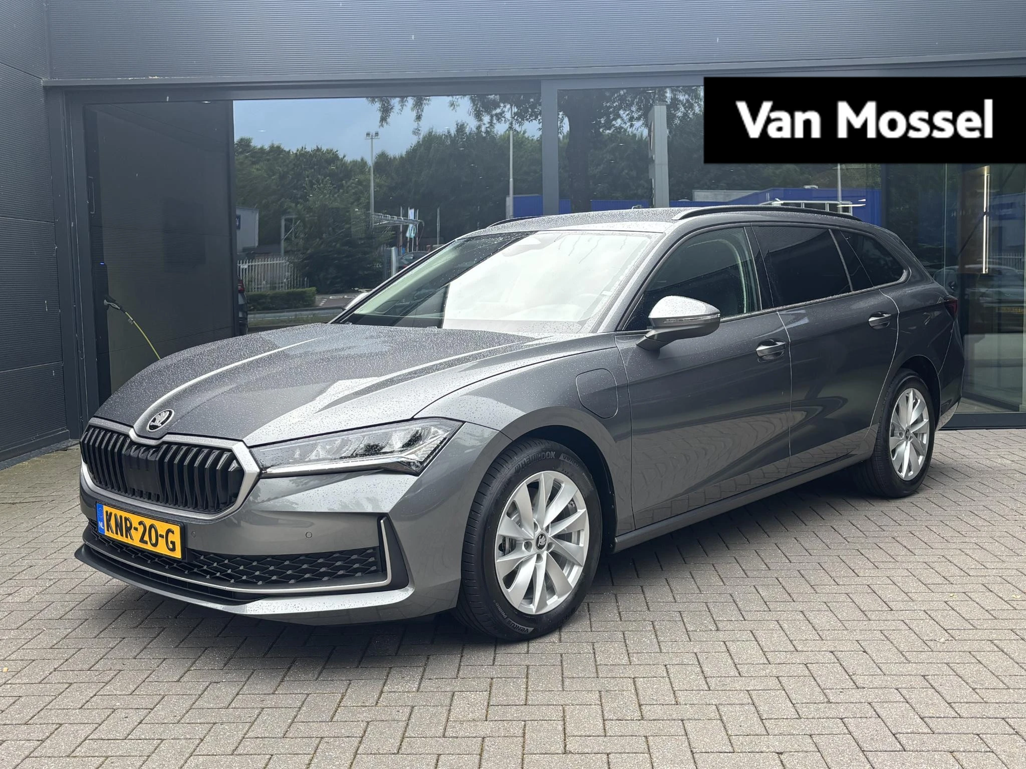 Škoda-Superb-image-0