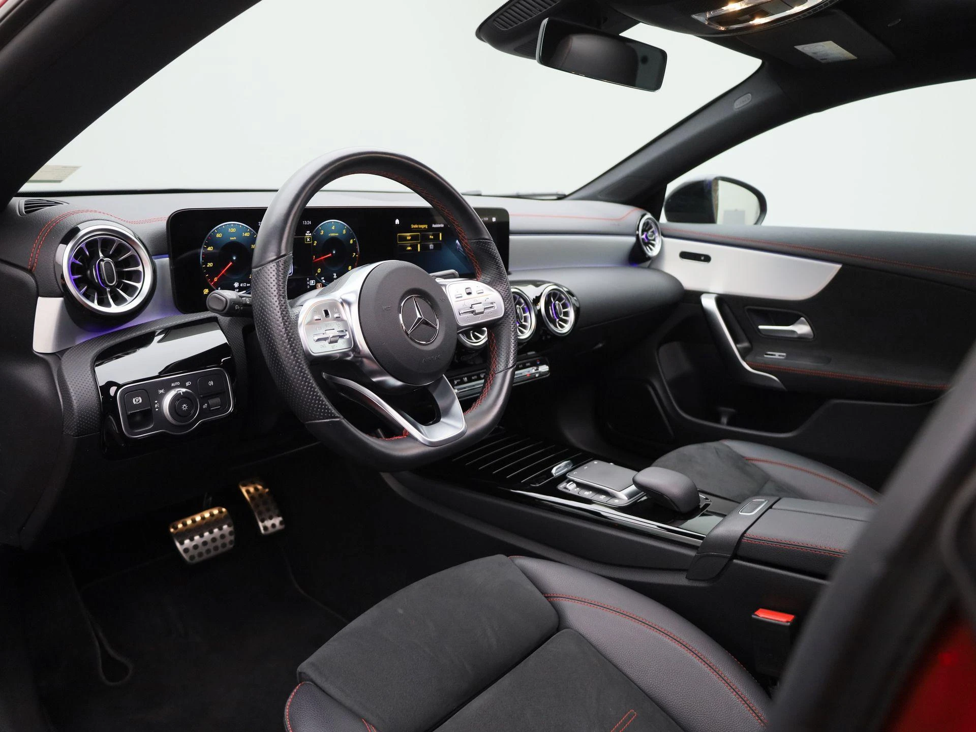 Mercedes-Benz-CLA-image-31