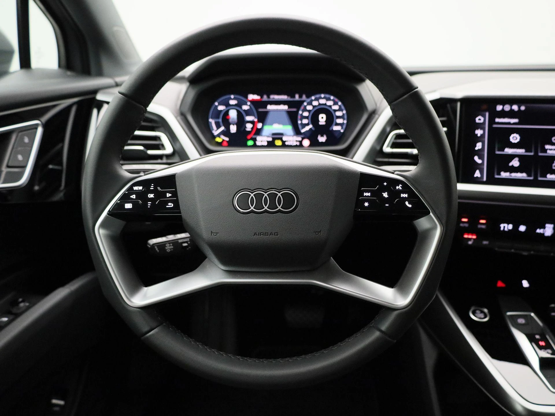 Audi-Q4 e-tron-image-6