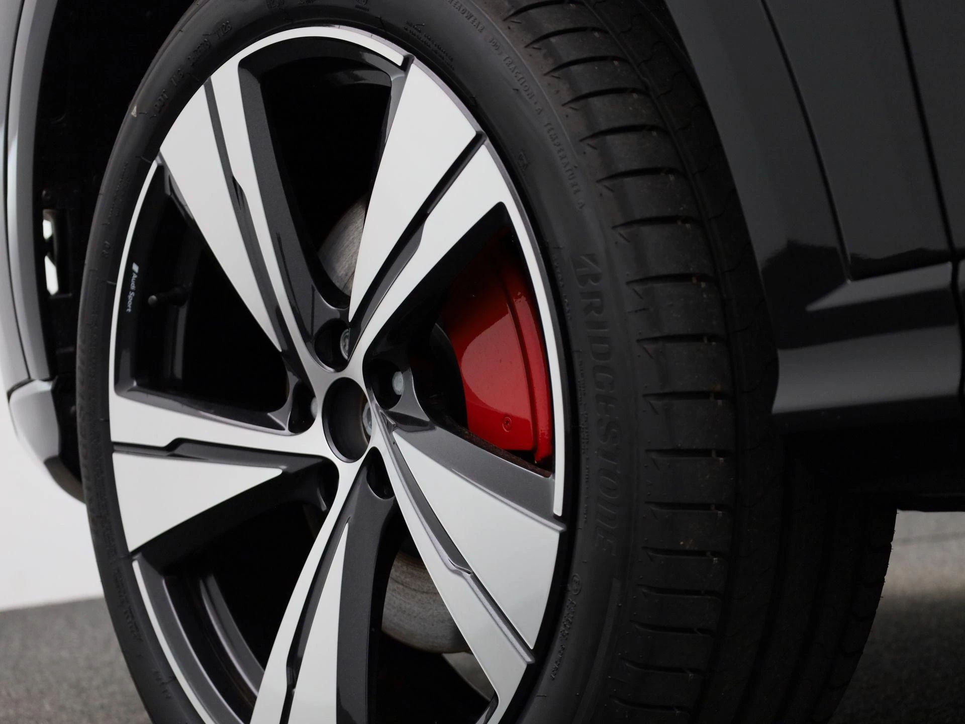Audi Q5 2.0 TFSI e-hybrid quattro S edition Competition