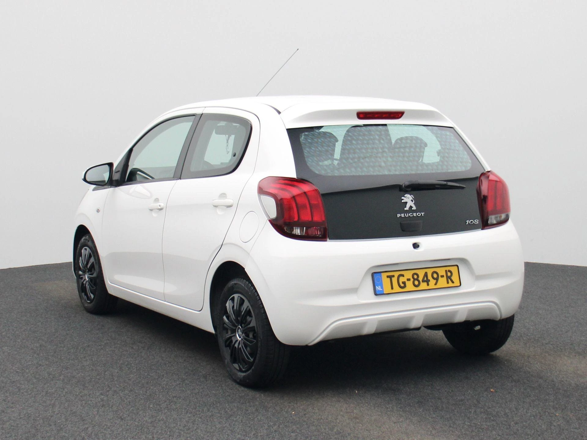 Peugeot-108-image-1
