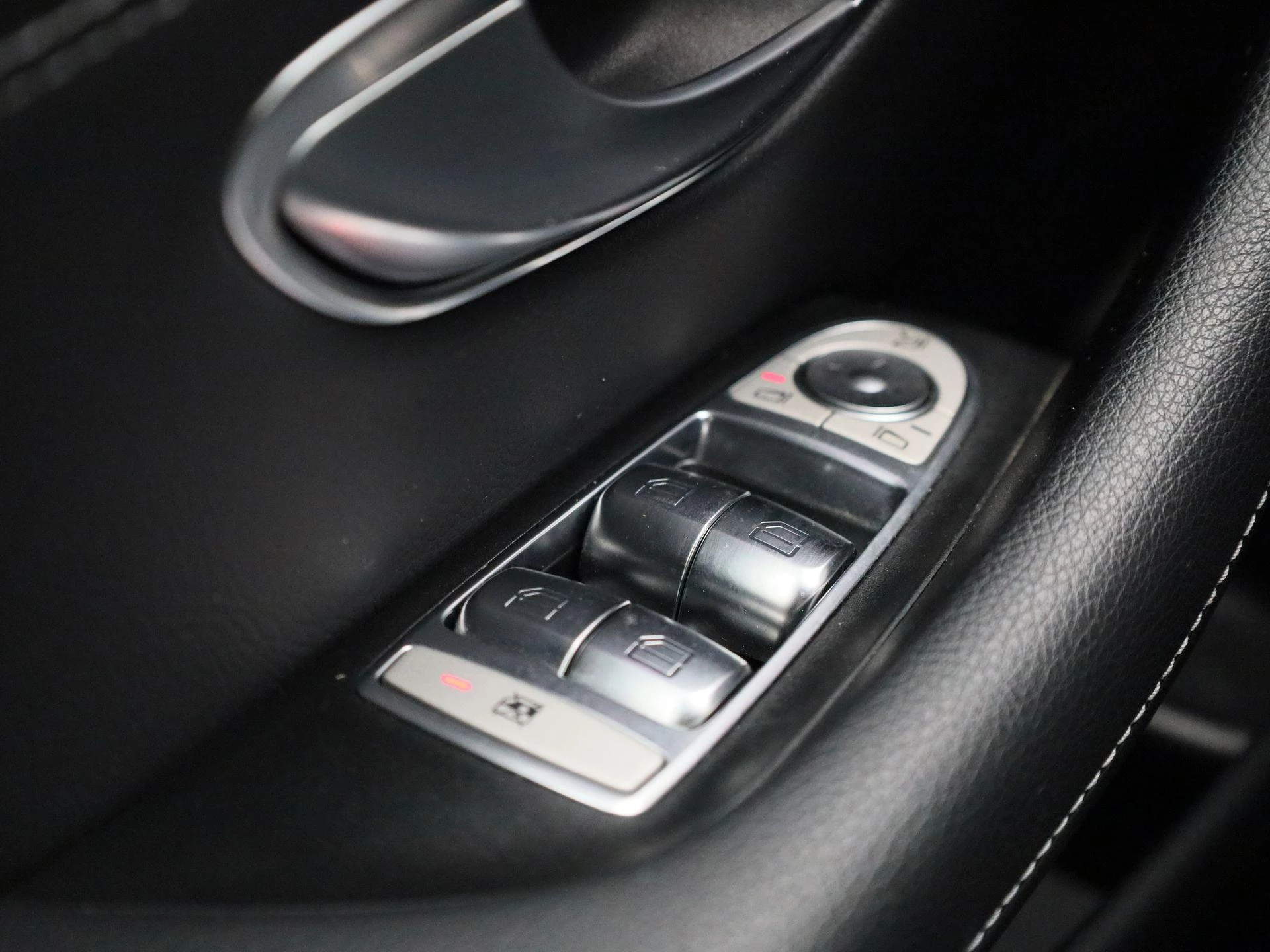 Mercedes-Benz-Classe E-image-27