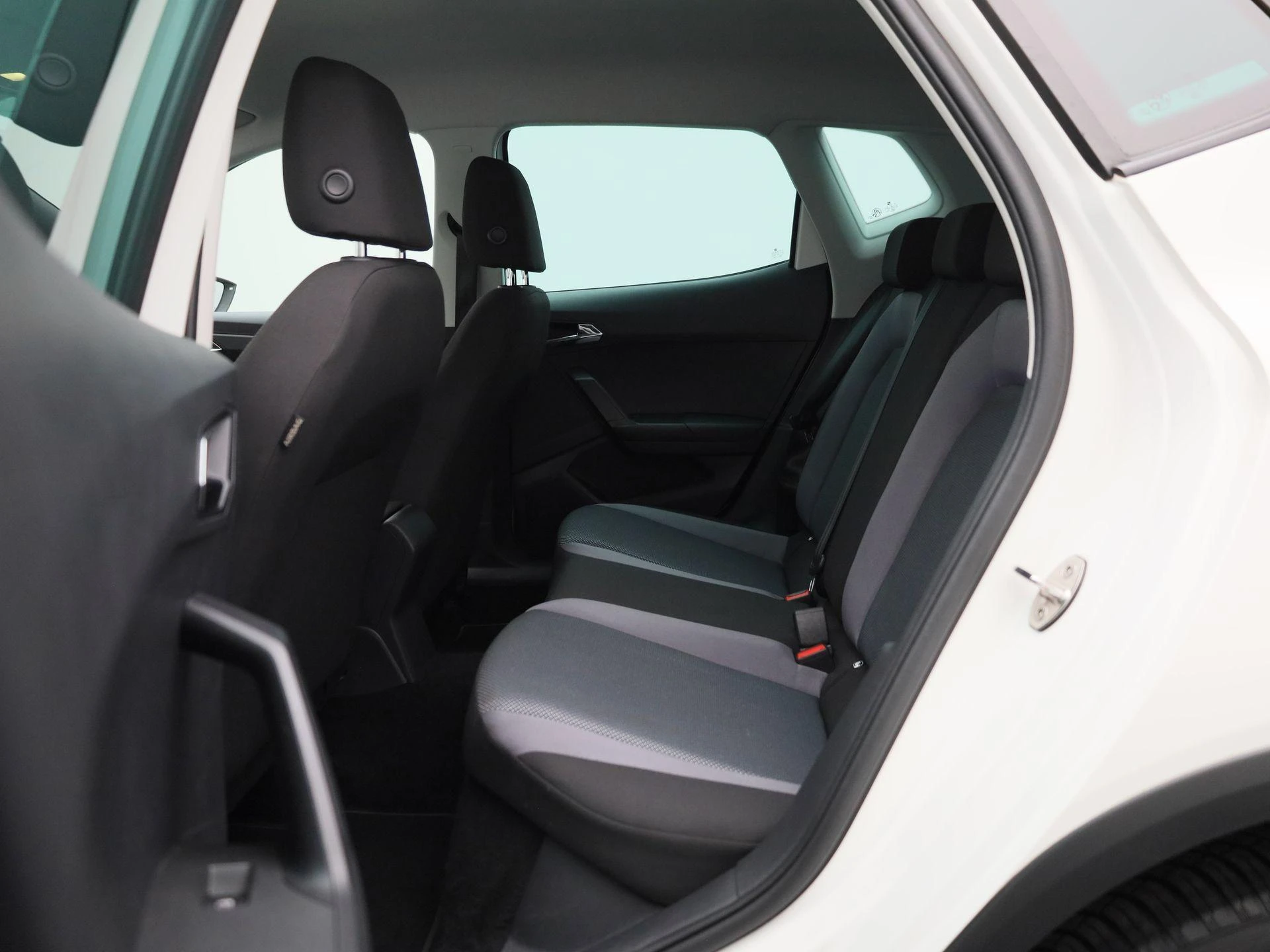 SEAT-Arona-image-11