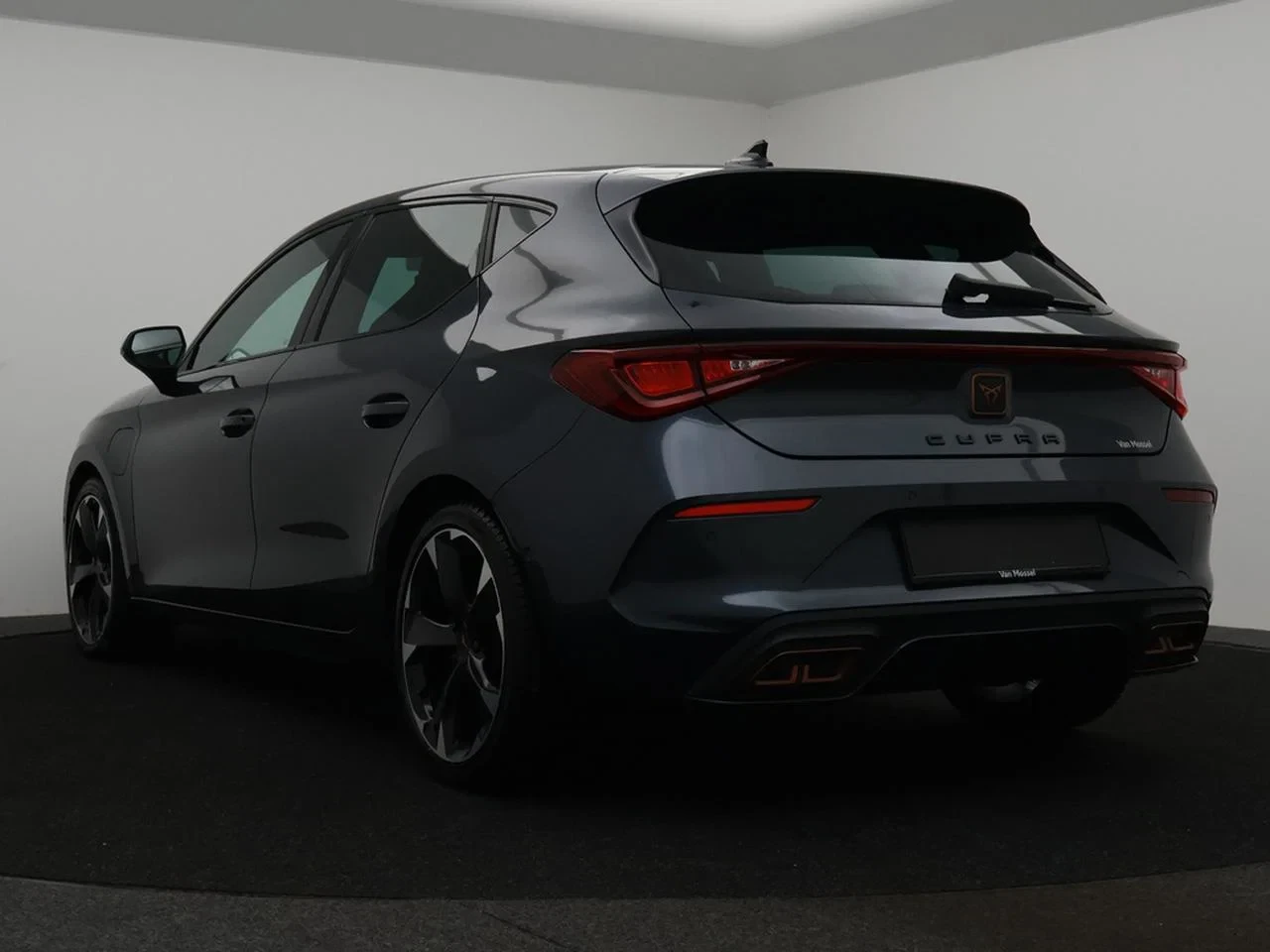 CUPRA-Leon-image-1