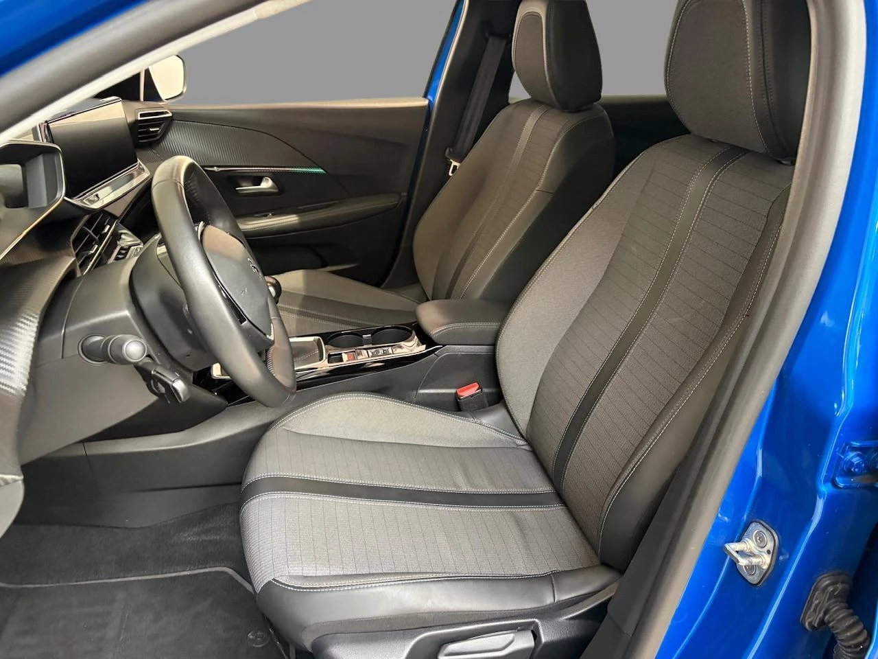 Peugeot-208-image-12