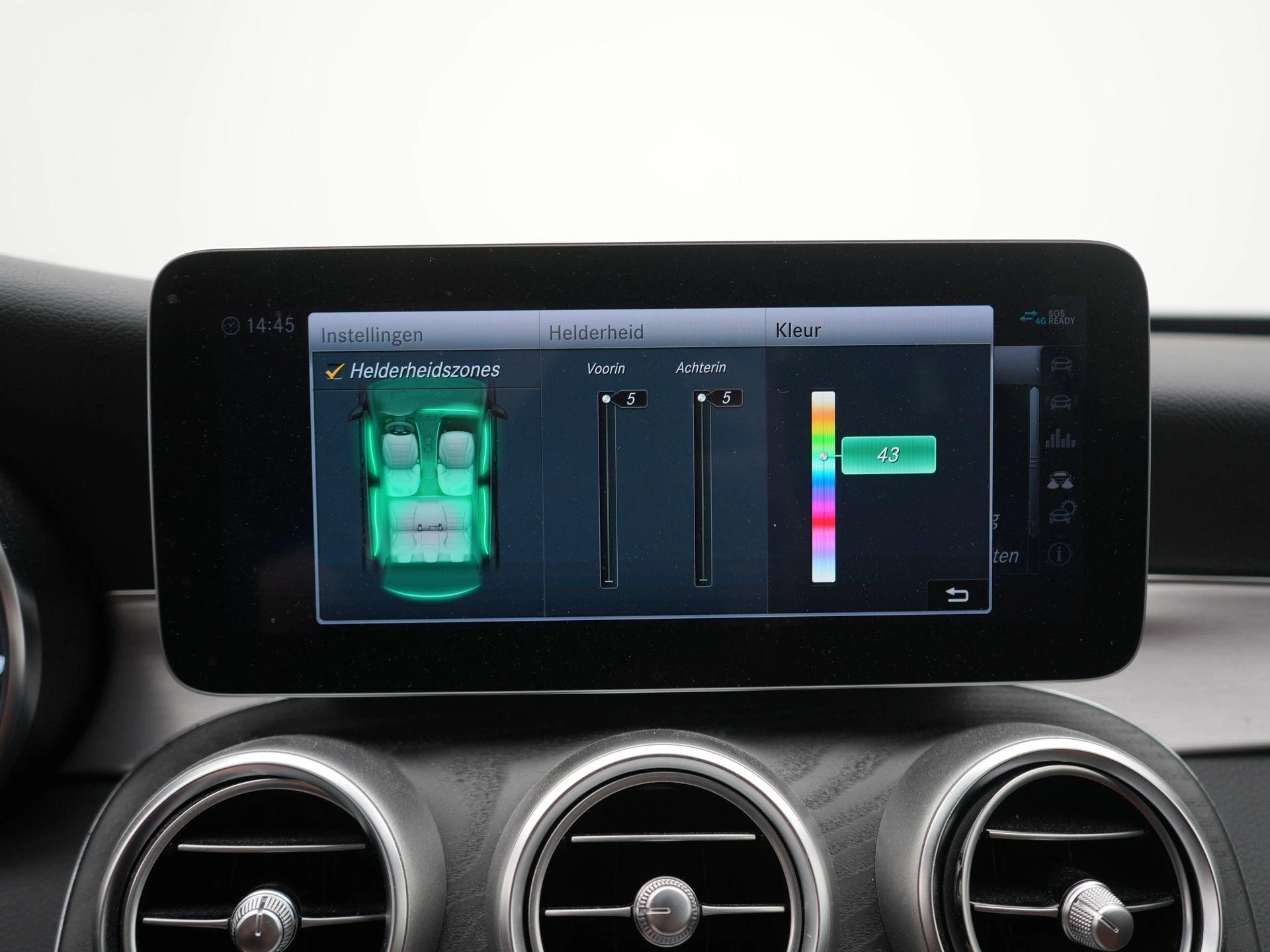Mercedes-Benz-C-Klasse-image-20