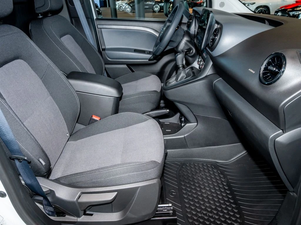 Mercedes-Benz-Citan 112 CDI-image-10