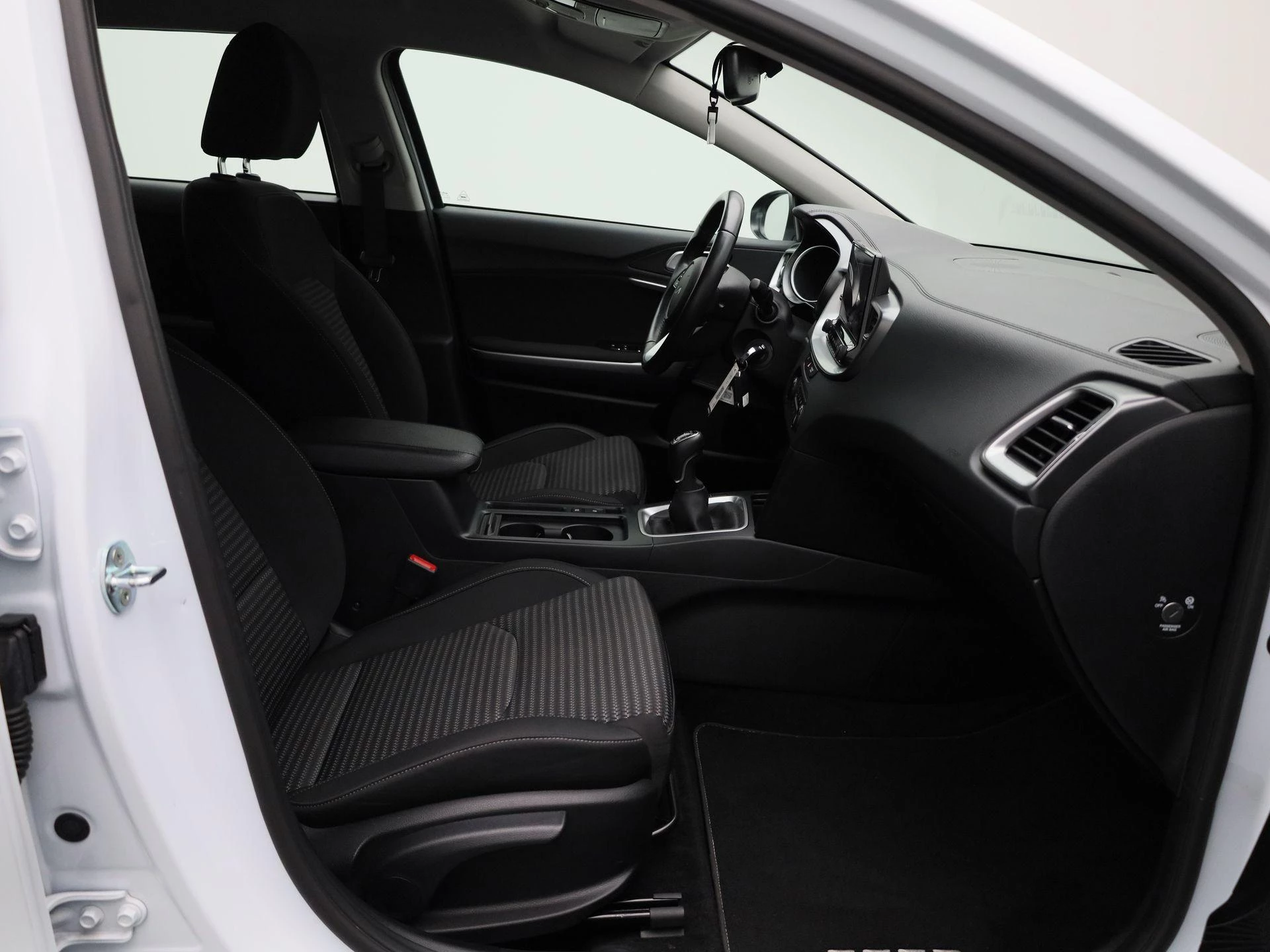 Kia-Ceed Sportswagon-image-30
