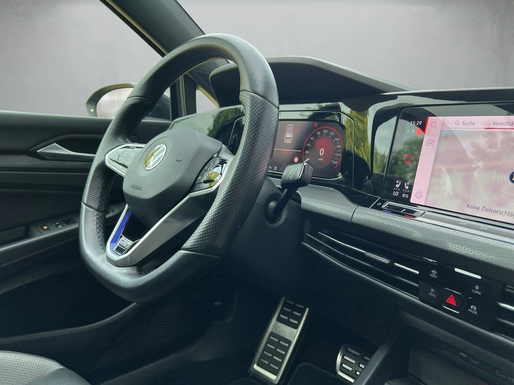 Volkswagen Golf VIII Lim. 1.4 TSI DSG GTE *SOH94%*Pano*