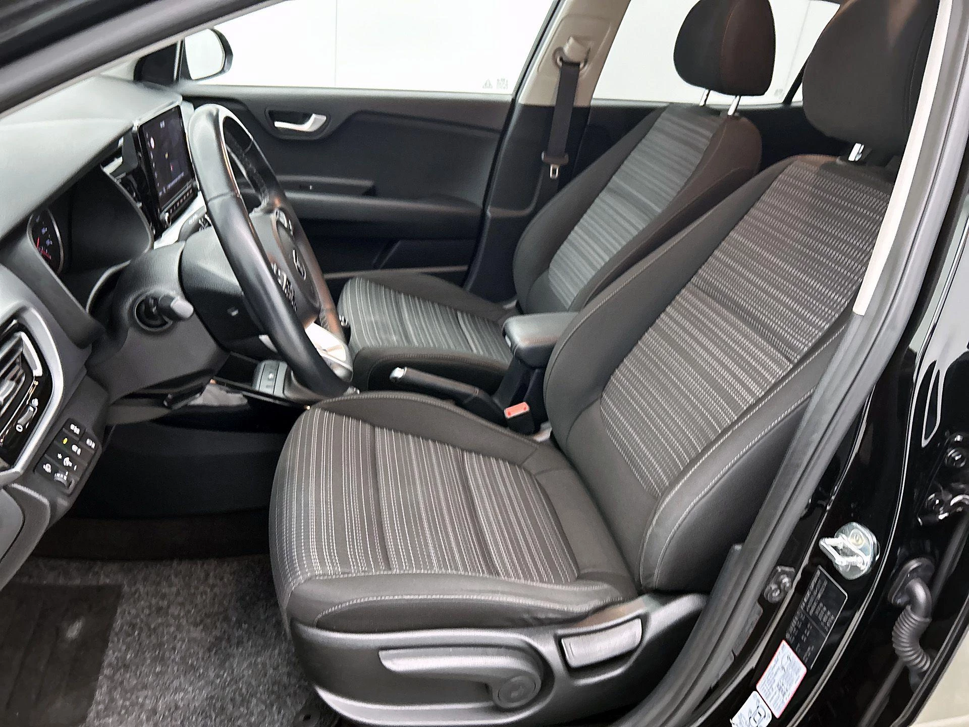 Kia-Stonic-image-11