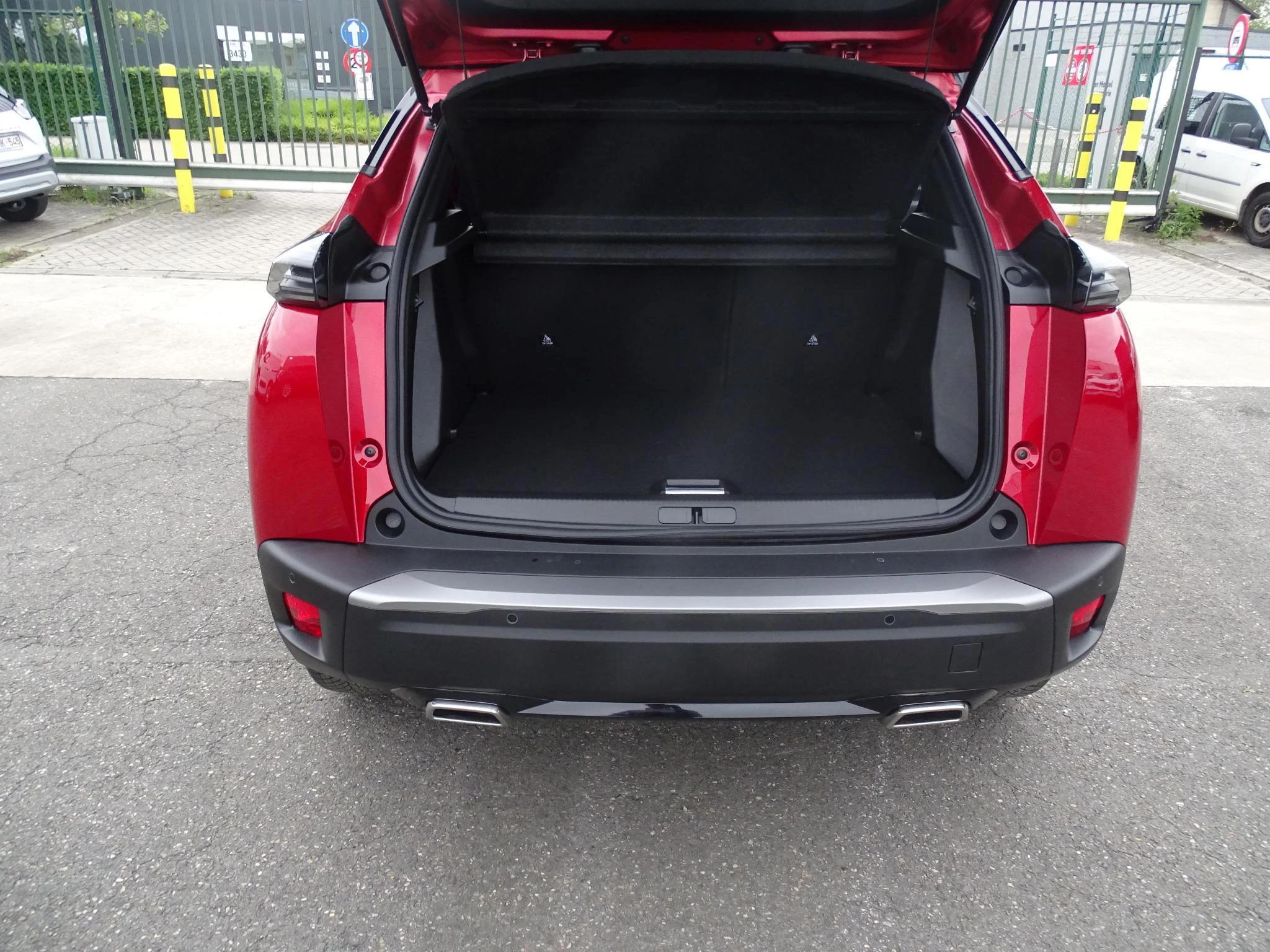 Peugeot 2008 1.2 HYBRID 145 e-DSC6 GT