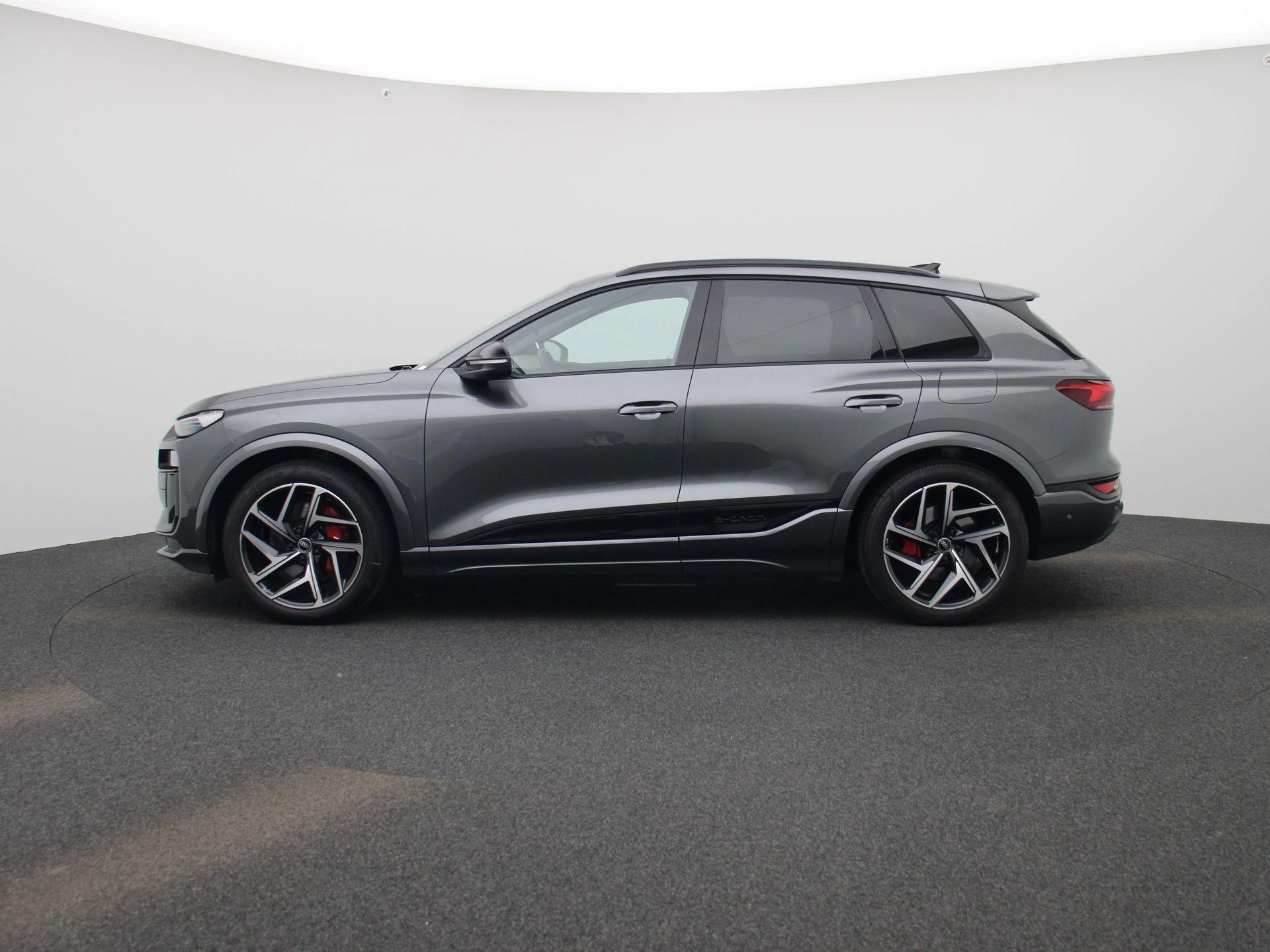 Audi SQ6 e-tron quattro 100 kWh