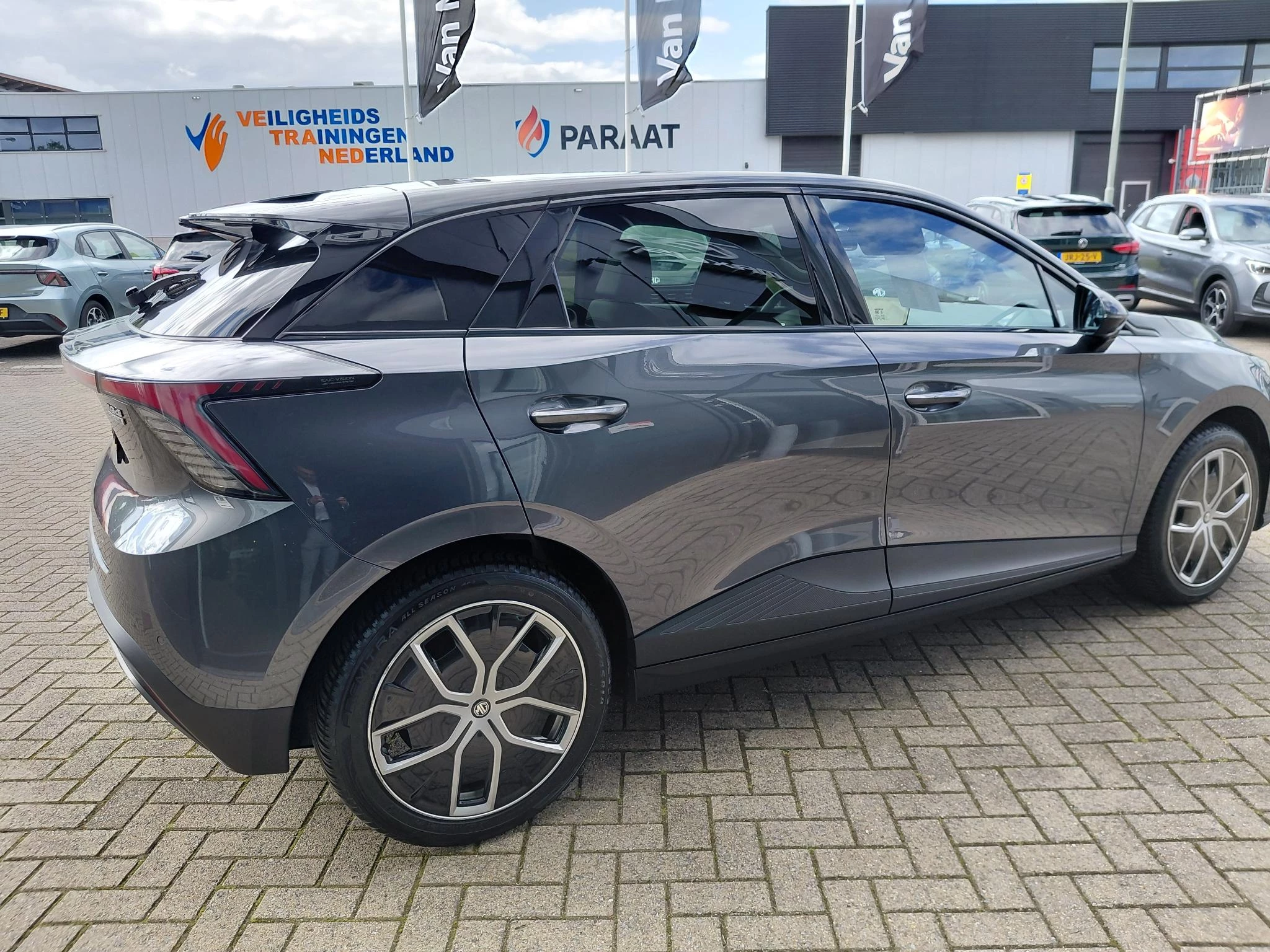 MG MG4 Luxury 64 kWh