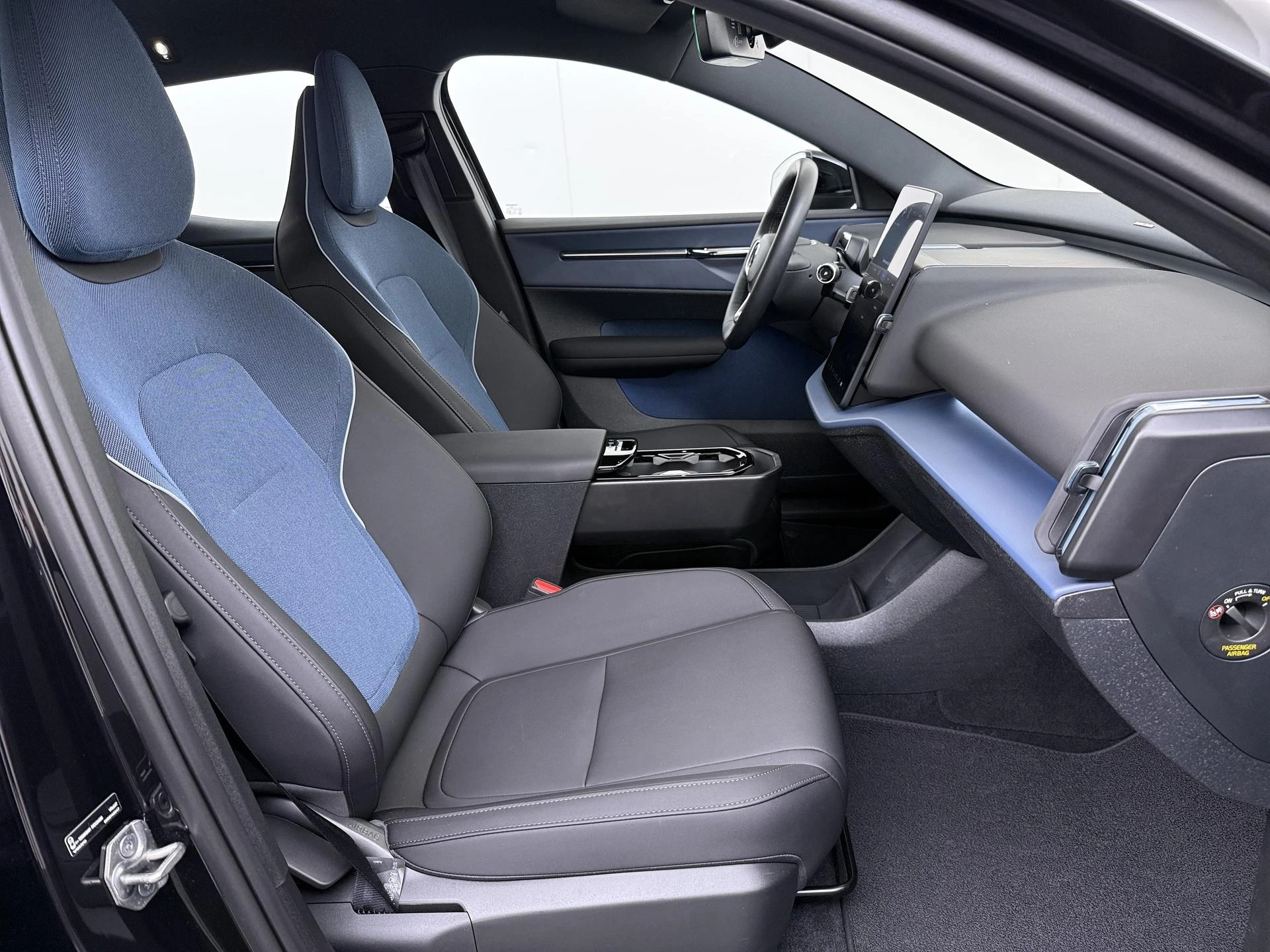 Volvo-EX30-image-34