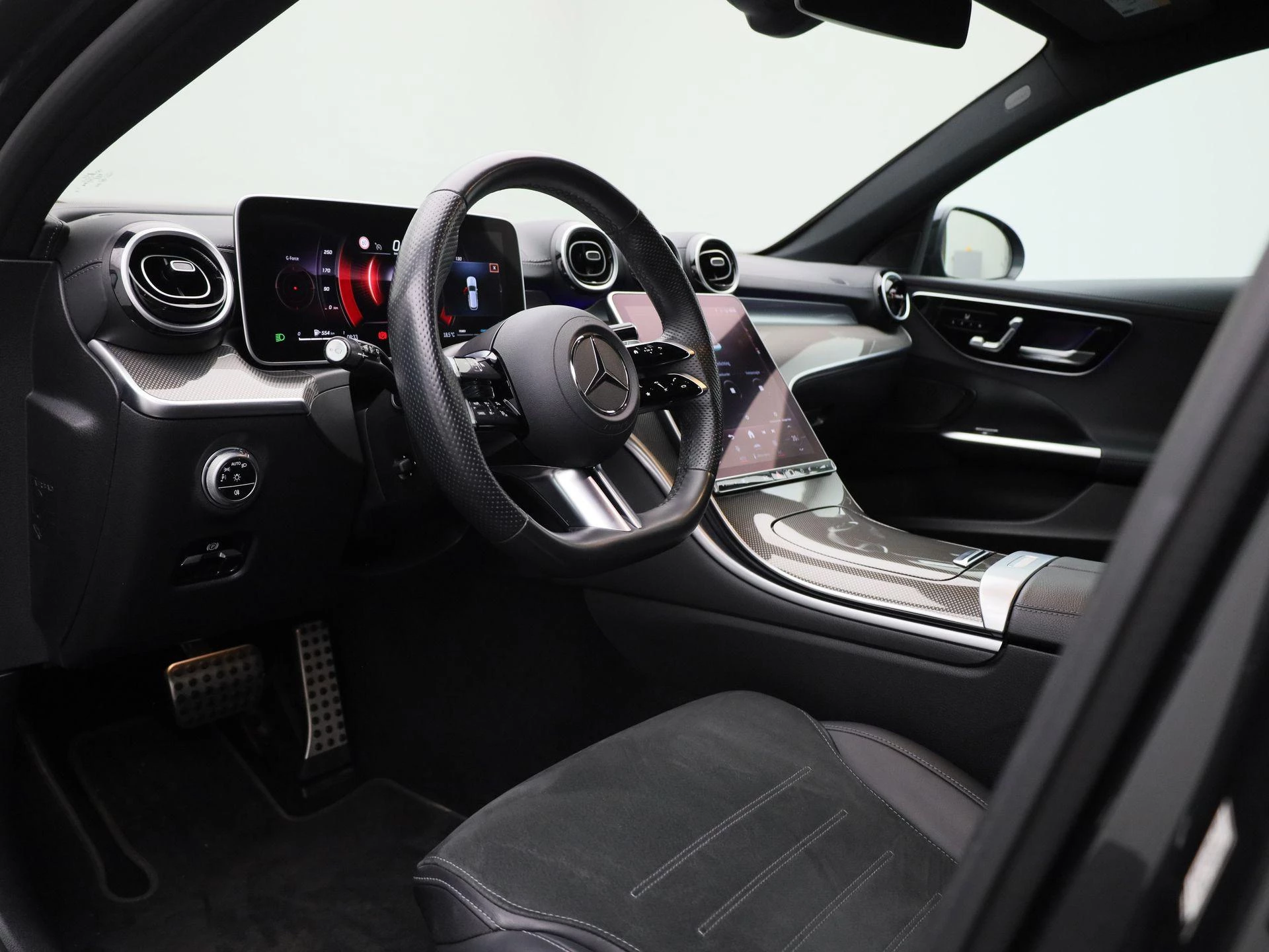 Mercedes-Benz-C-Klasse-image-39
