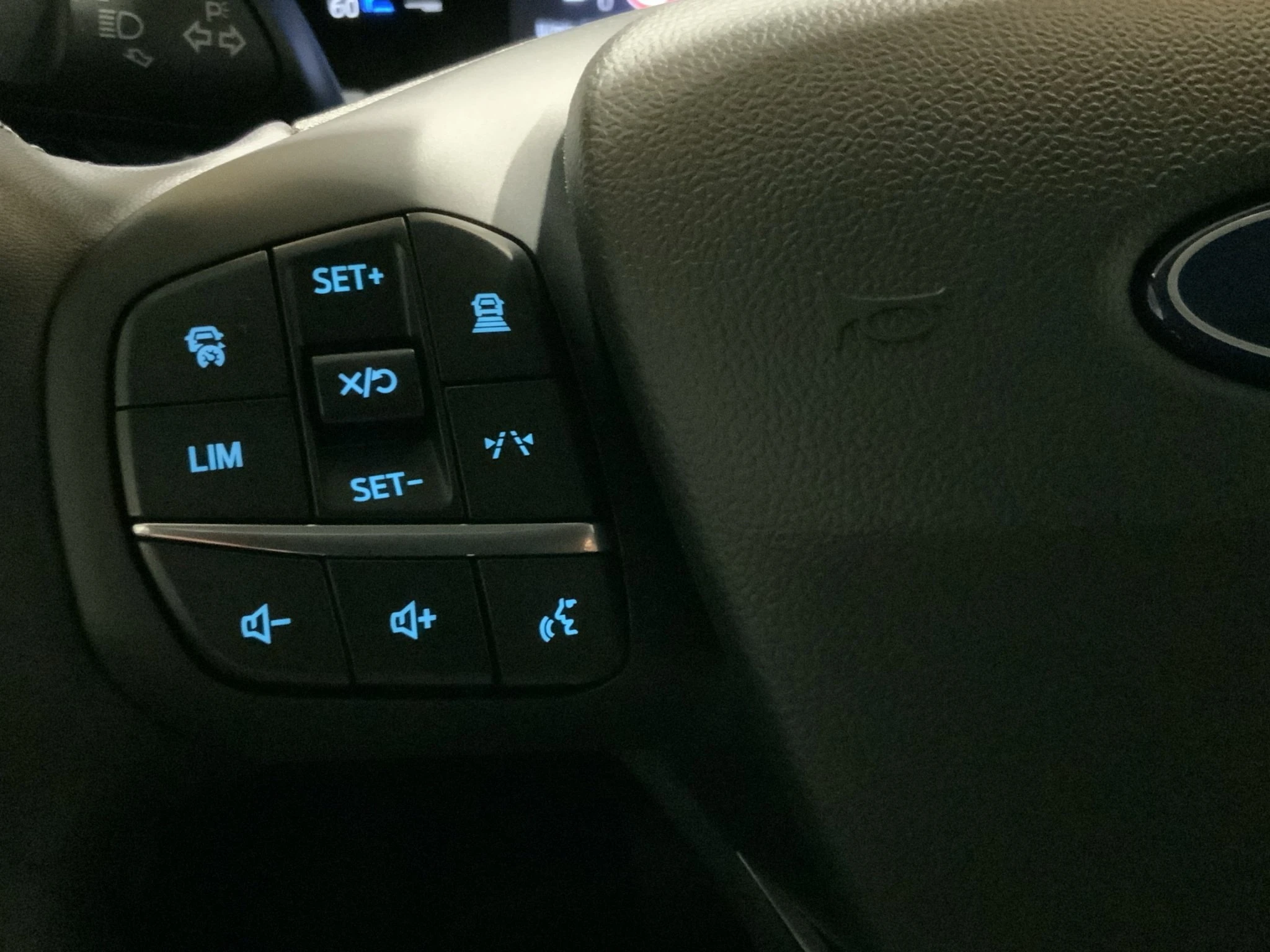 Ford-Tourneo Courier-image-19
