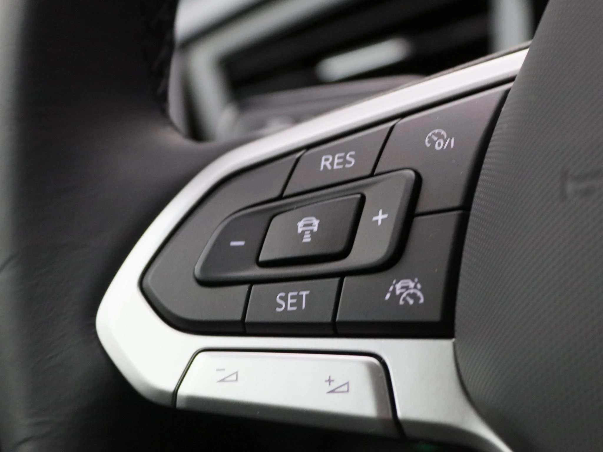 Volkswagen-Polo-image-17
