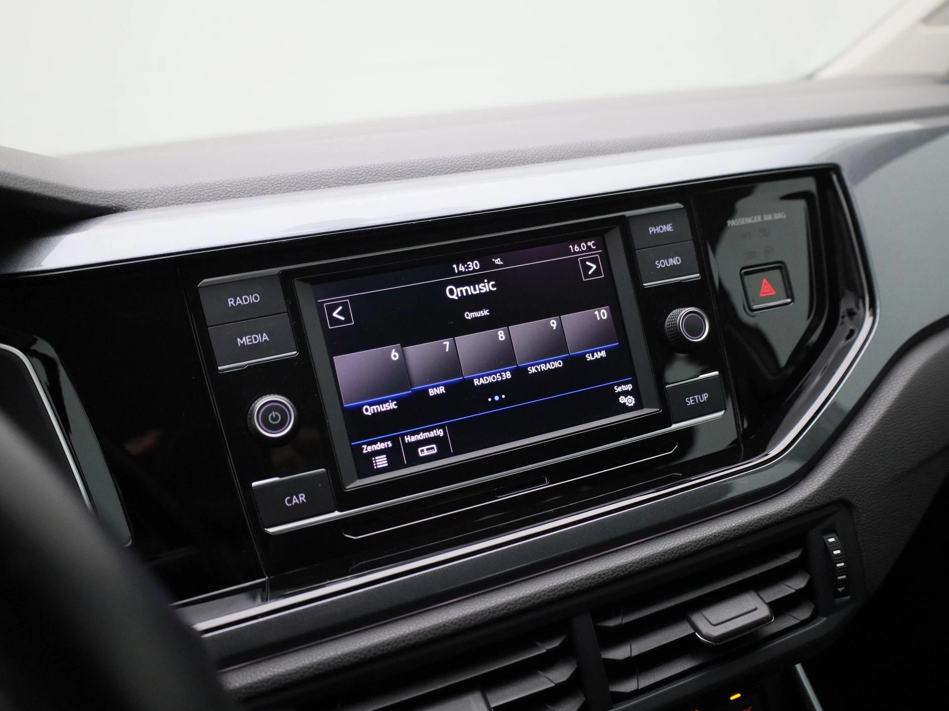 Volkswagen-Polo-image-13