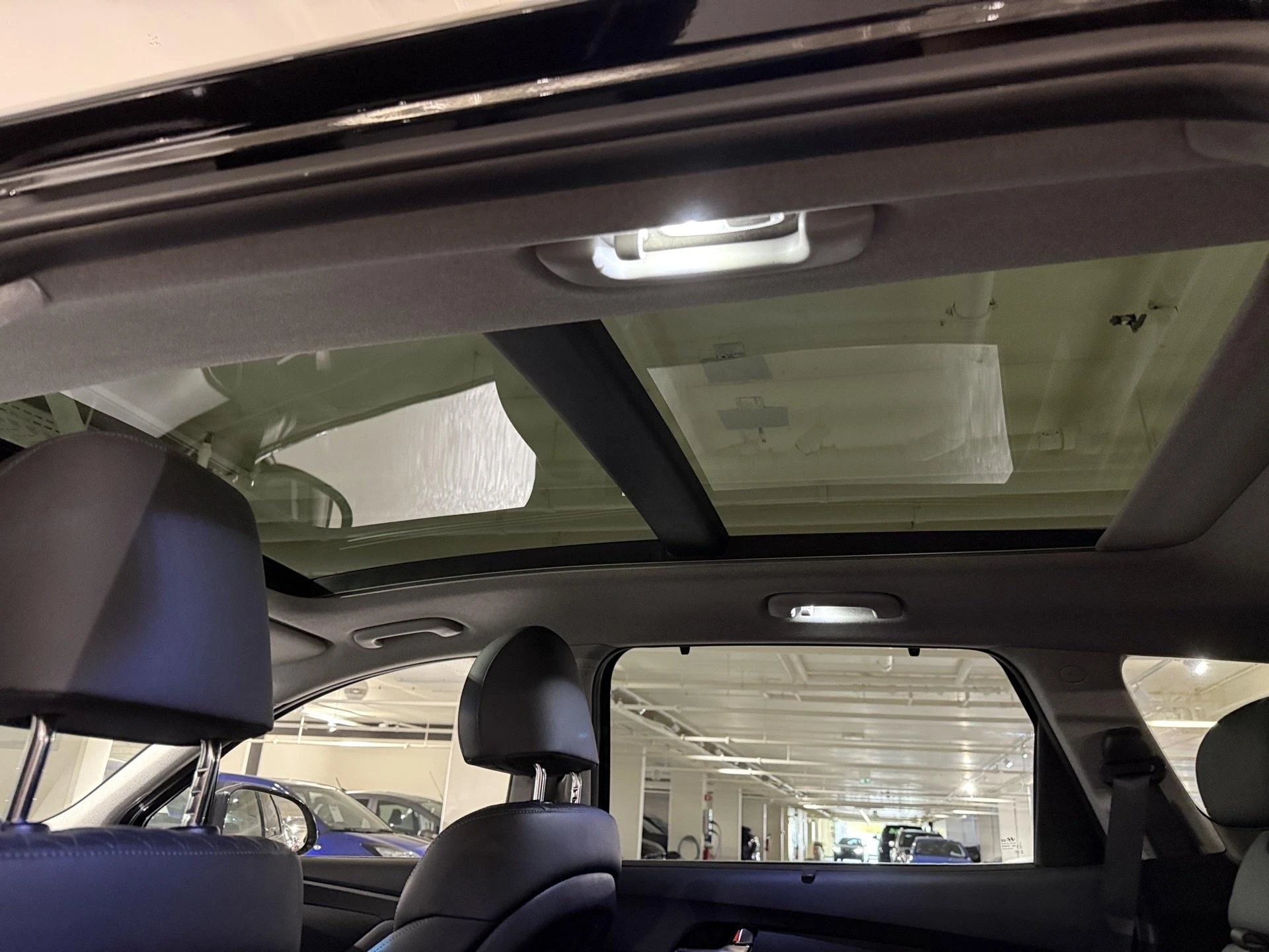 Hyundai-Santa Fe-image-12