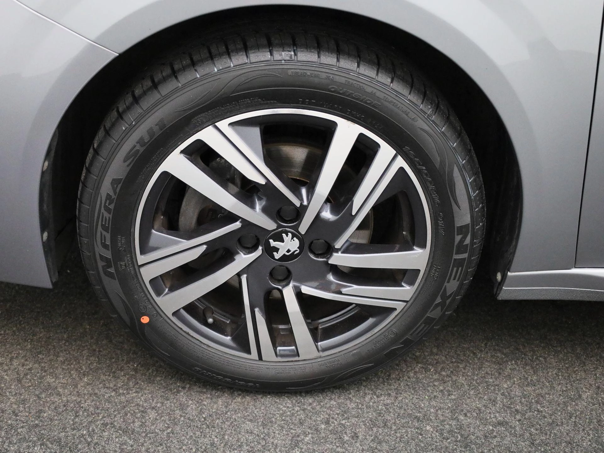 Peugeot-208-image-13
