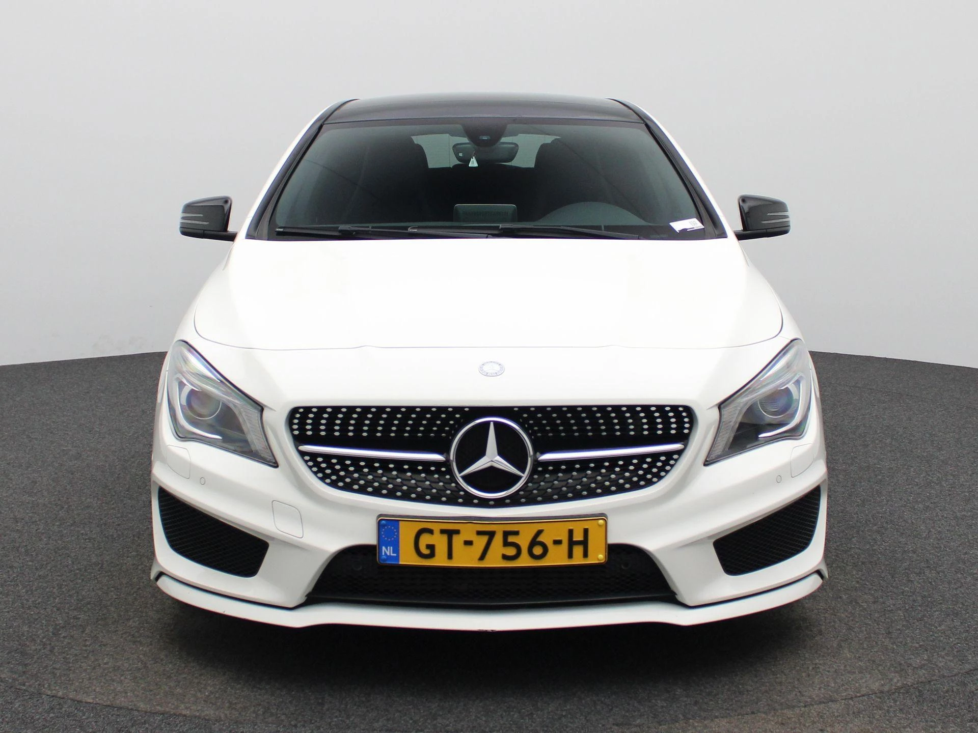 Mercedes-Benz-CLA-image-2