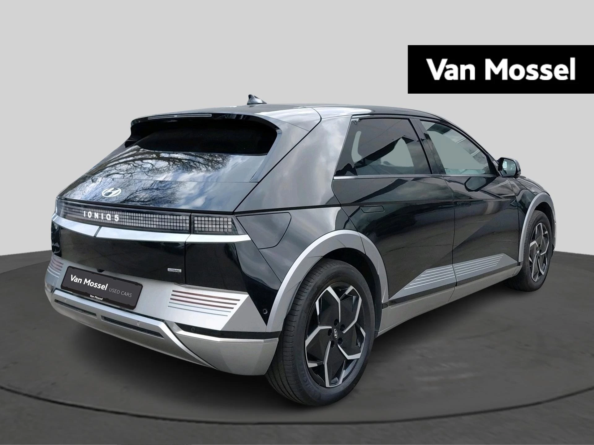 Hyundai-IONIQ 5-image-4