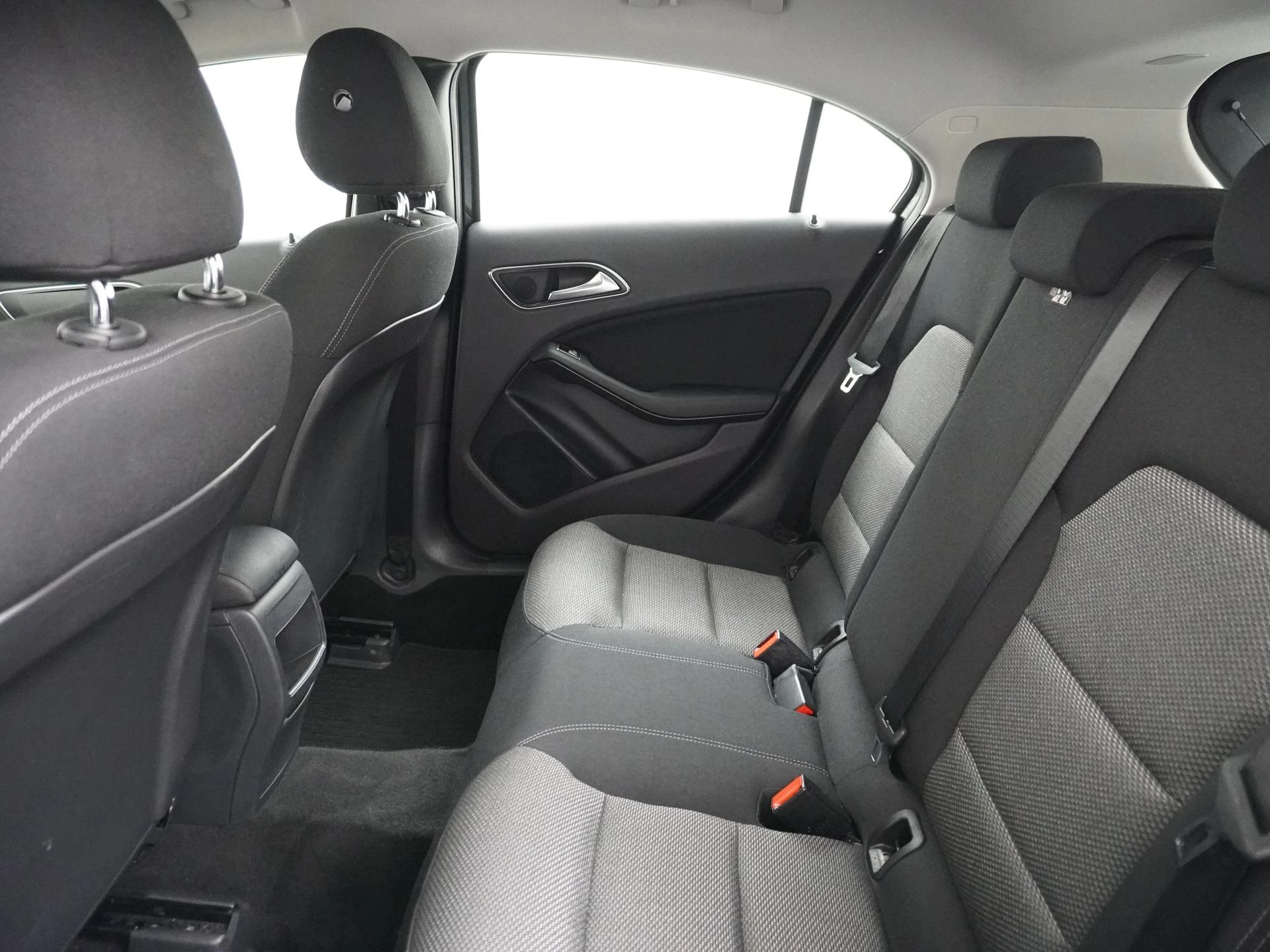 Mercedes-Benz-A-Klasse-image-6