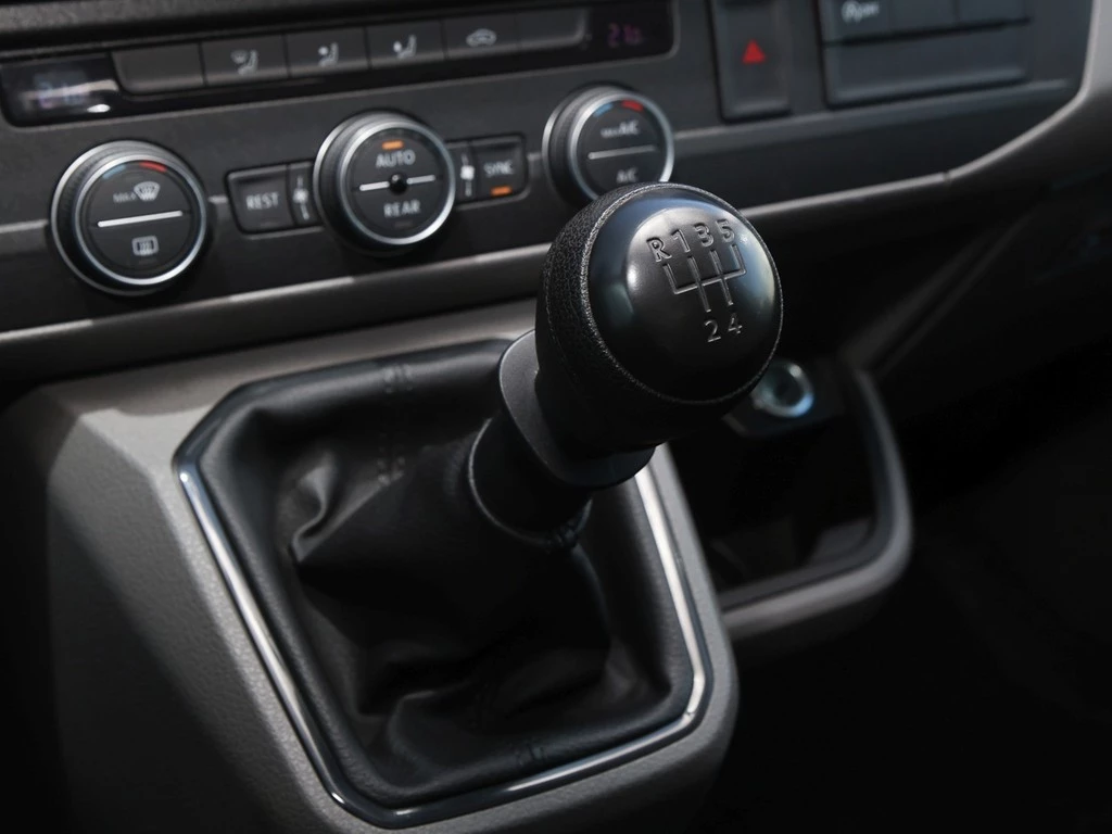 Volkswagen Transporter T6.1 Caravelle 2.0 TDI Klima