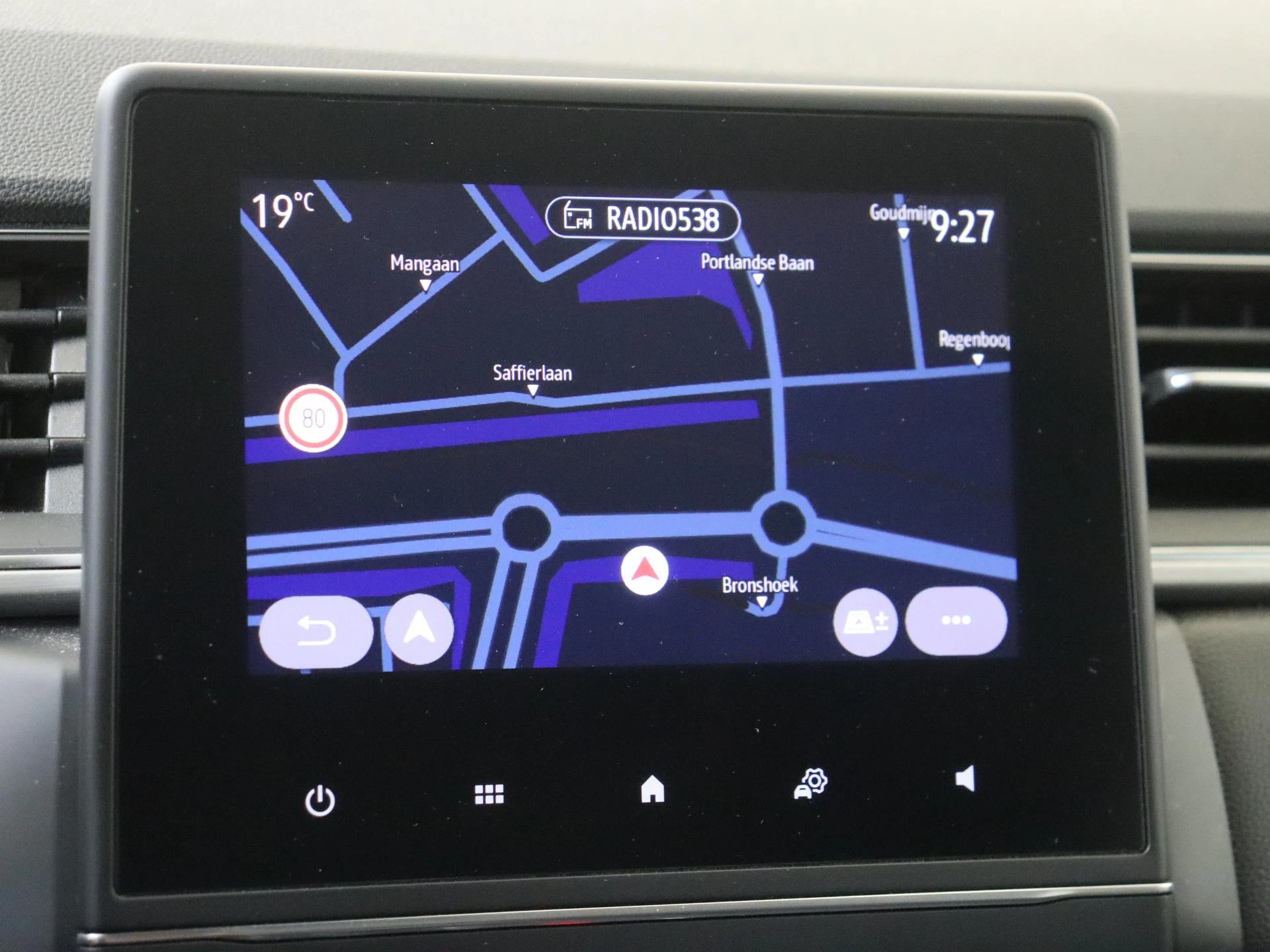 Renault-Captur-image-17
