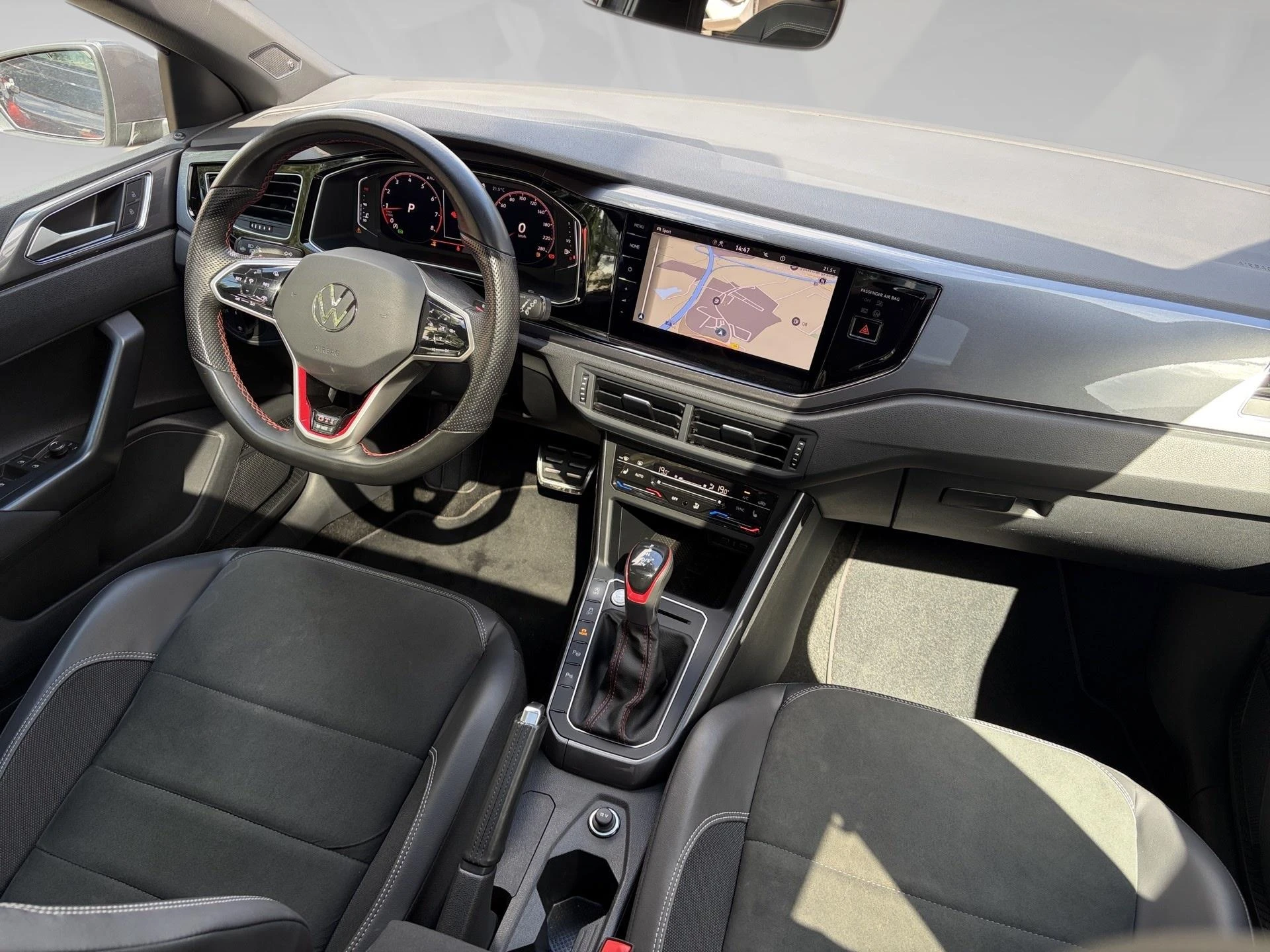 Volkswagen-Polo-image-10