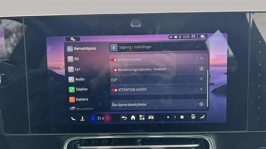 Mercedes-Benz-CLA-image-18