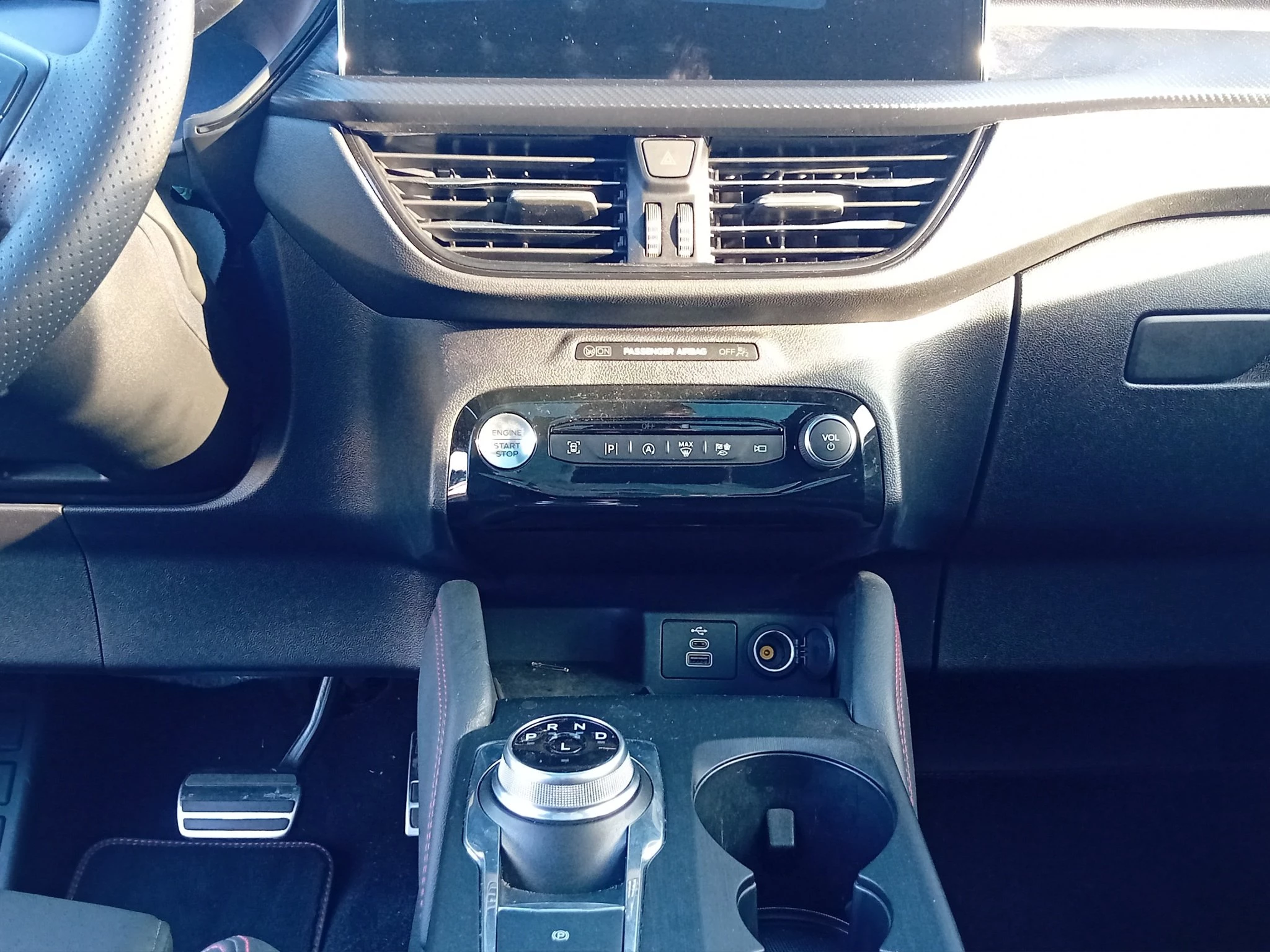 Ford Kuga ST-Line X Aut.*PANO*AHK*360GRAD*LED-MATRIX*NAVI*GRA*WINTER-PKT.