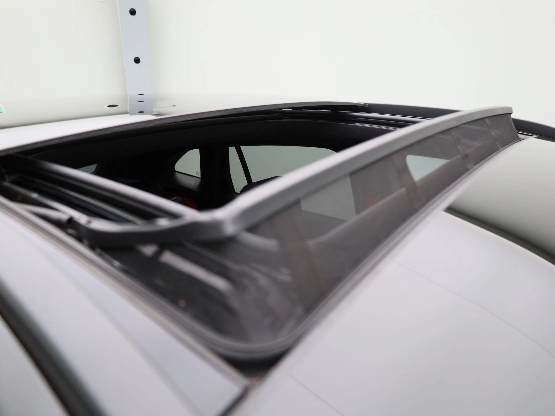 Mercedes-Benz-GLA-image-39