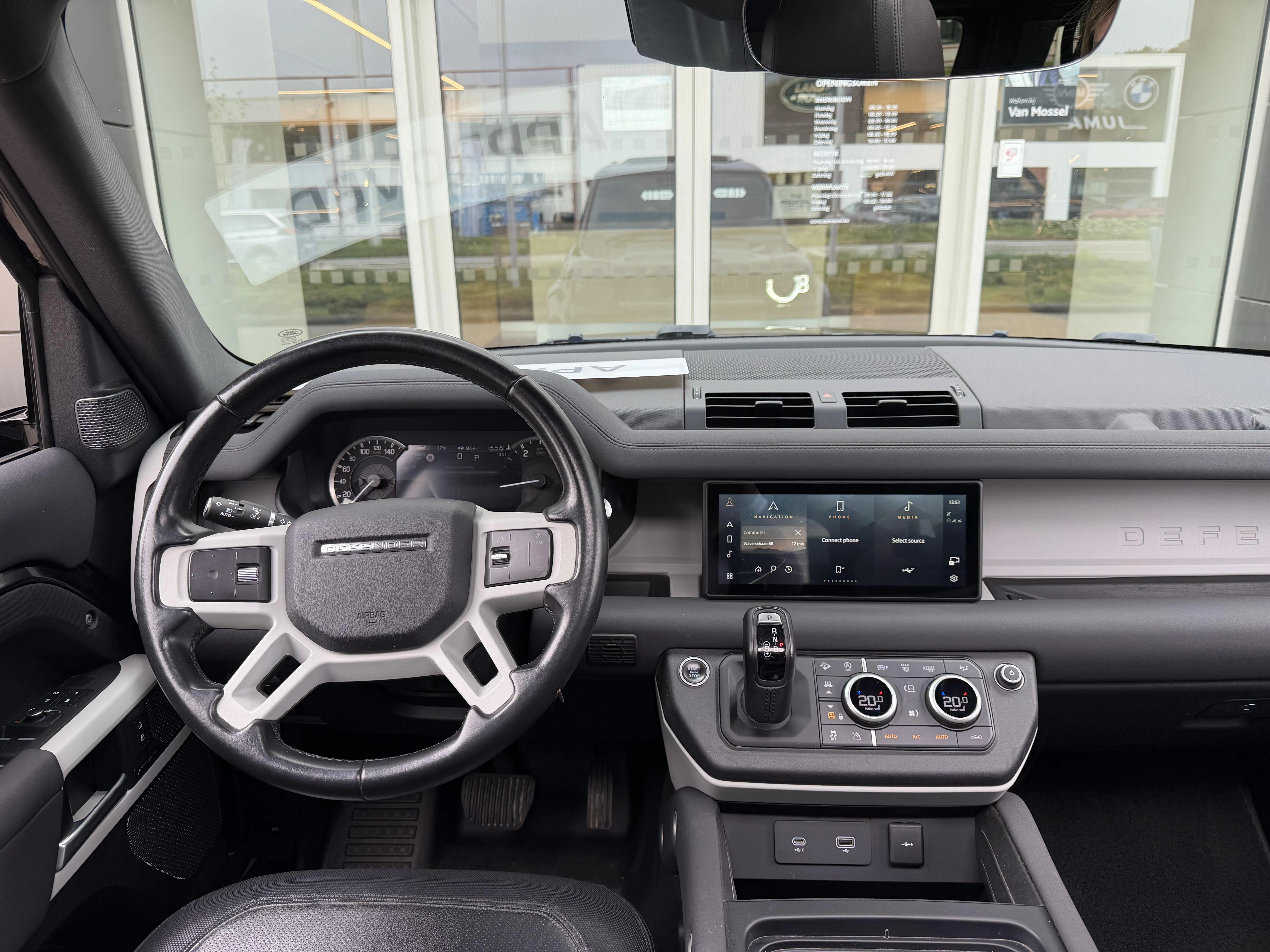 Land Rover-Defender-image-12