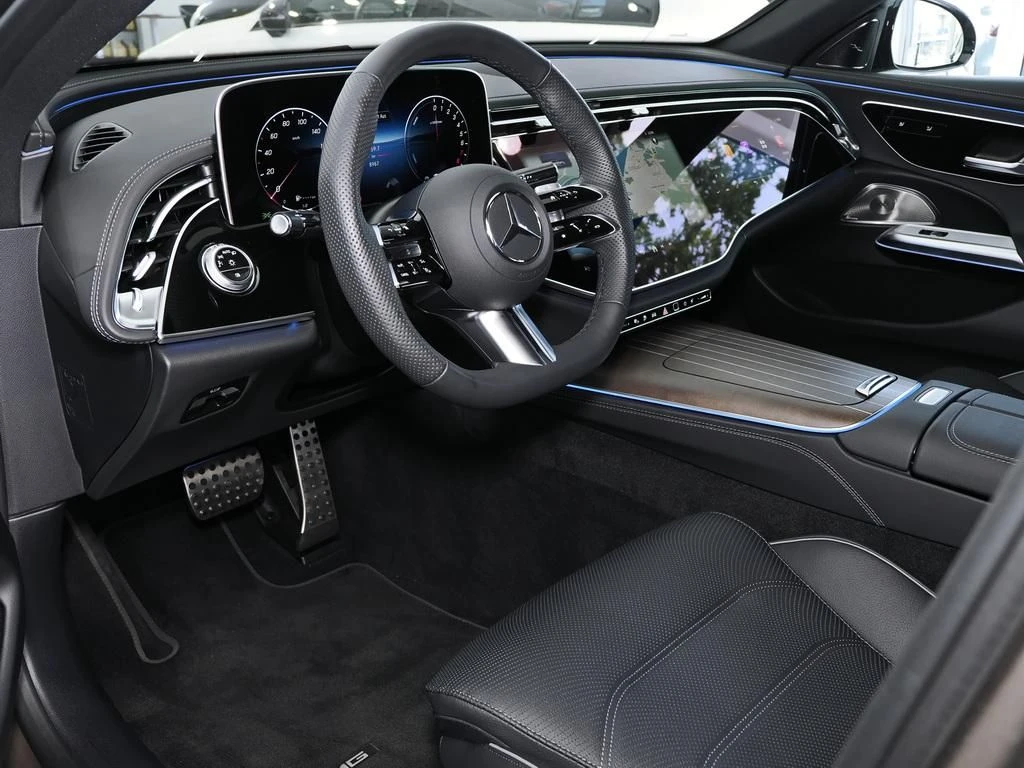 Mercedes-Benz-E-Klasse 300 e-image-8