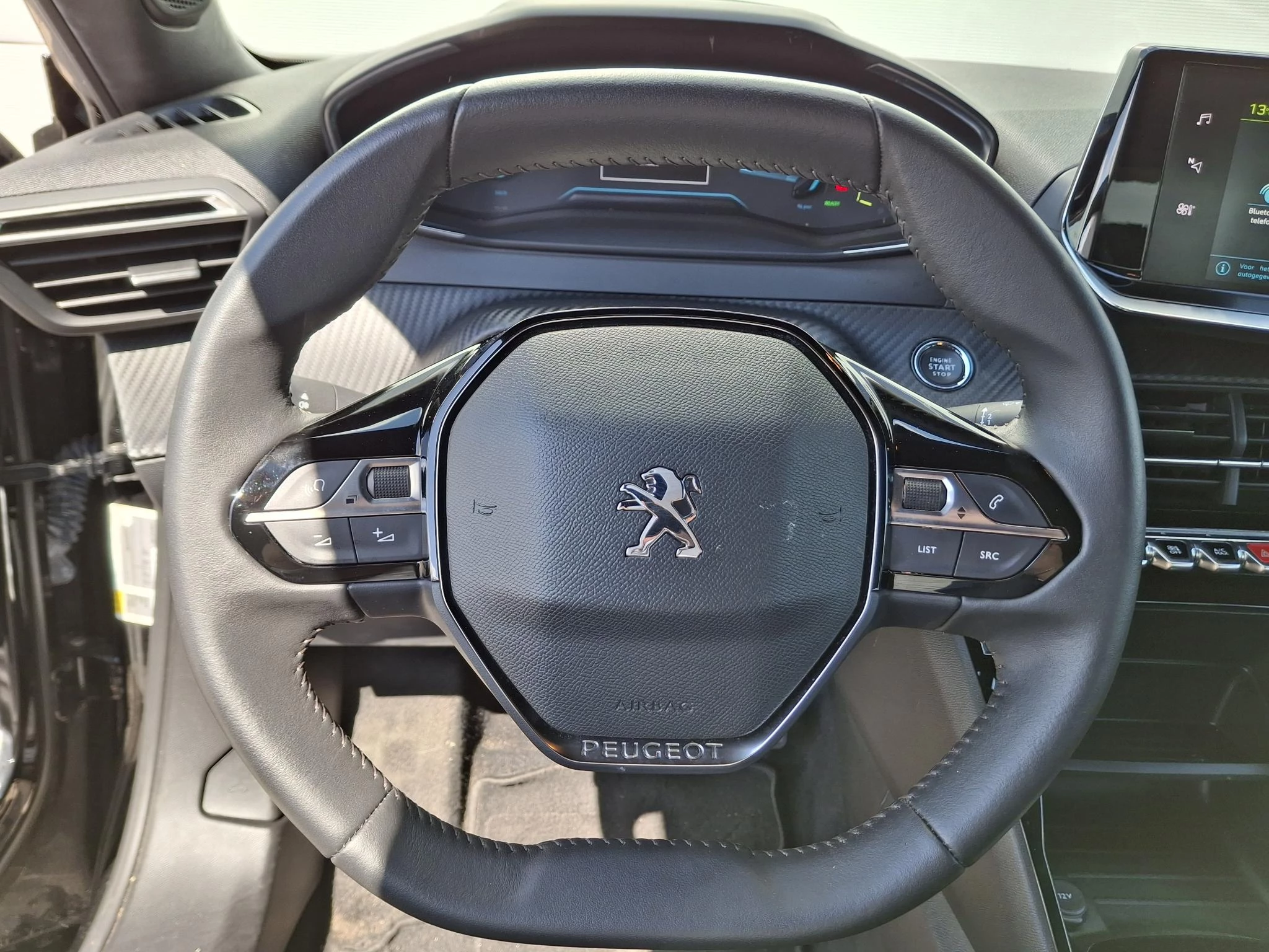 Peugeot e-2008 EV Active 50 kWh