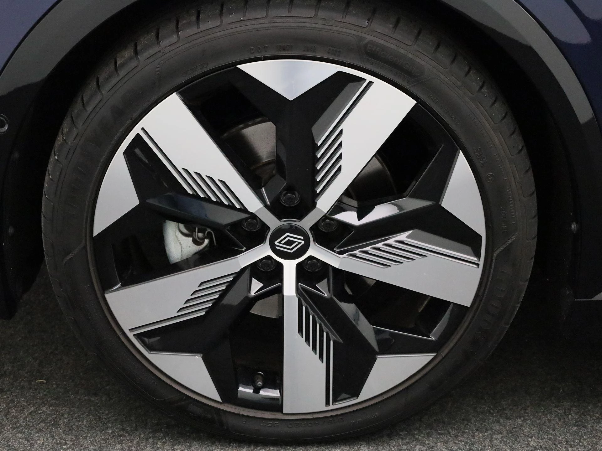 Renault-Megane E-Tech-image-11